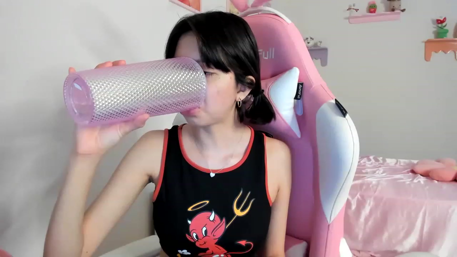 Gallery image thumbnail from Cherrycute666's myfreecams stream on, 08/07/2023, 01:59 image 8 of 20