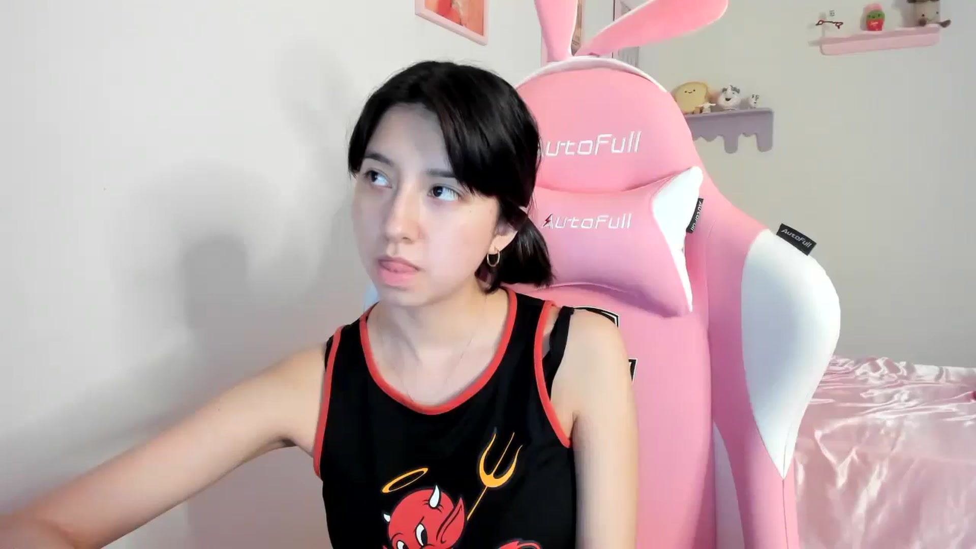 Gallery image thumbnail from Cherrycute666's myfreecams stream on, 08/07/2023, 03:50 image 2 of 20