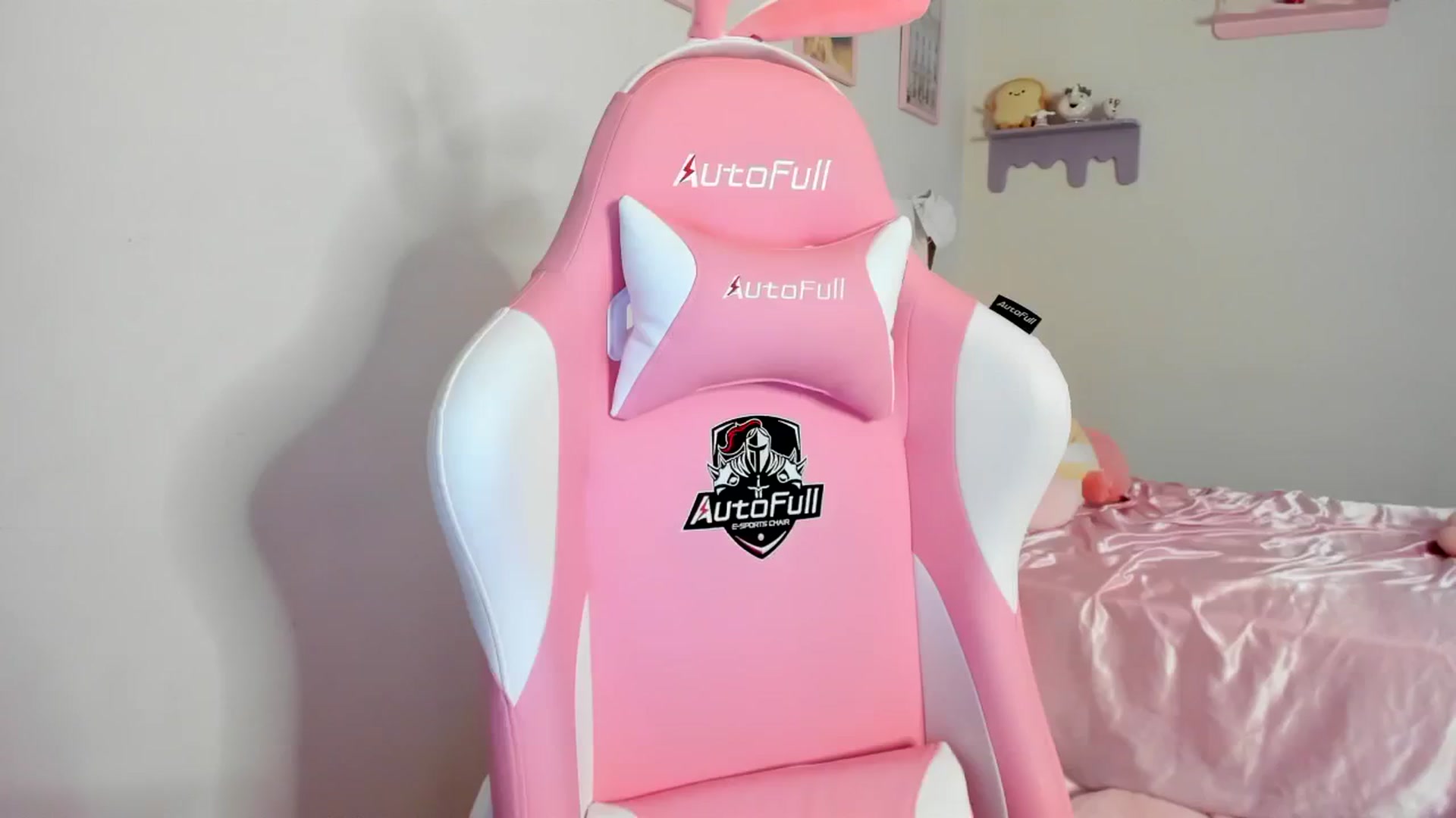 Gallery image thumbnail from Cherrycute666's myfreecams stream on, 08/07/2023, 03:50 image 9 of 20
