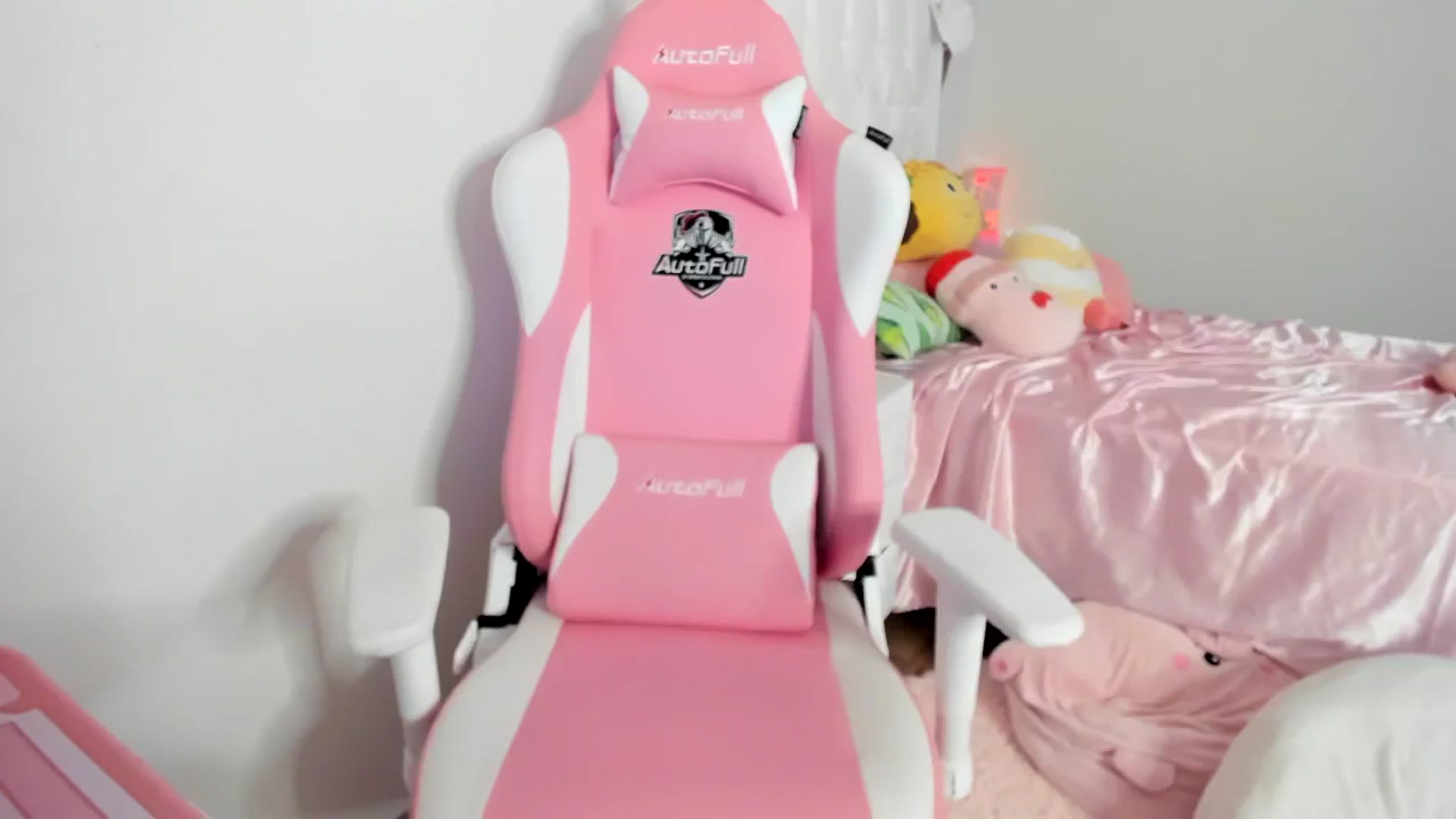 Gallery image thumbnail from Cherrycute666's myfreecams stream on, 08/07/2023, 03:50 image 12 of 20