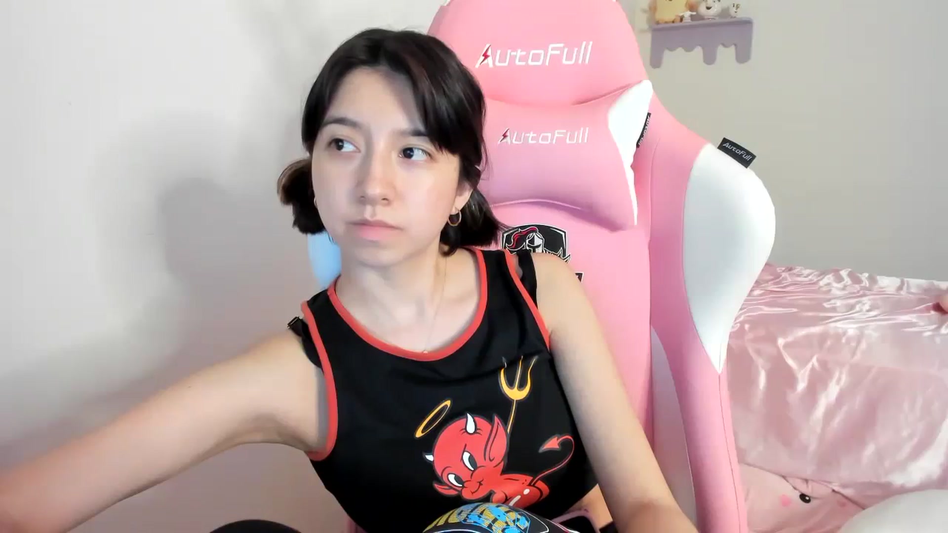 Gallery image thumbnail from Cherrycute666's myfreecams stream on, 08/07/2023, 03:50 image 7 of 20