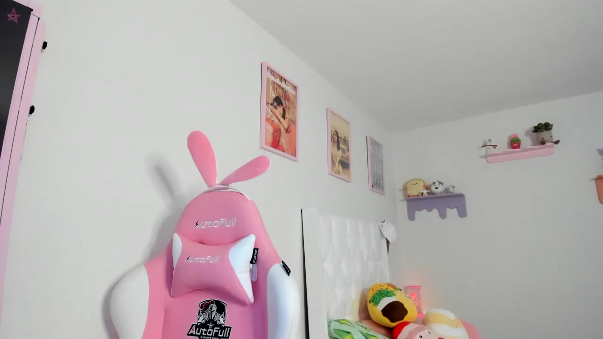 Gallery image thumbnail from Cherrycute666's myfreecams stream on, 08/07/2023, 04:16 image 14 of 20