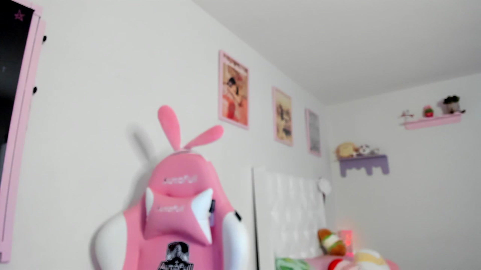 Gallery image thumbnail from Cherrycute666's myfreecams stream on, 08/07/2023, 04:16 image 4 of 20