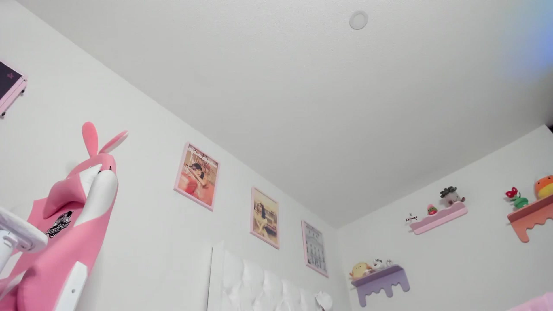 Gallery image thumbnail from Cherrycute666's myfreecams stream on, 08/07/2023, 04:16 image 3 of 20