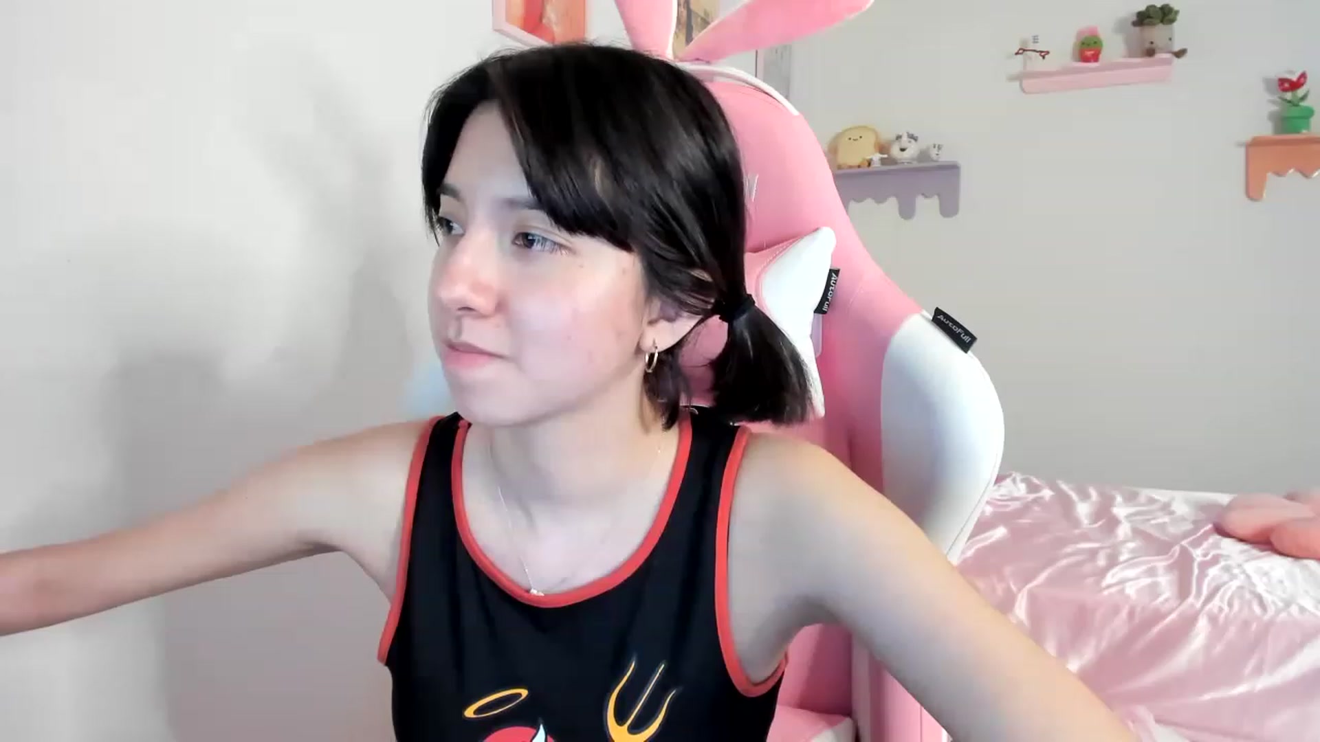 Gallery image thumbnail from Cherrycute666's myfreecams stream on, 08/07/2023, 05:05 image 16 of 20