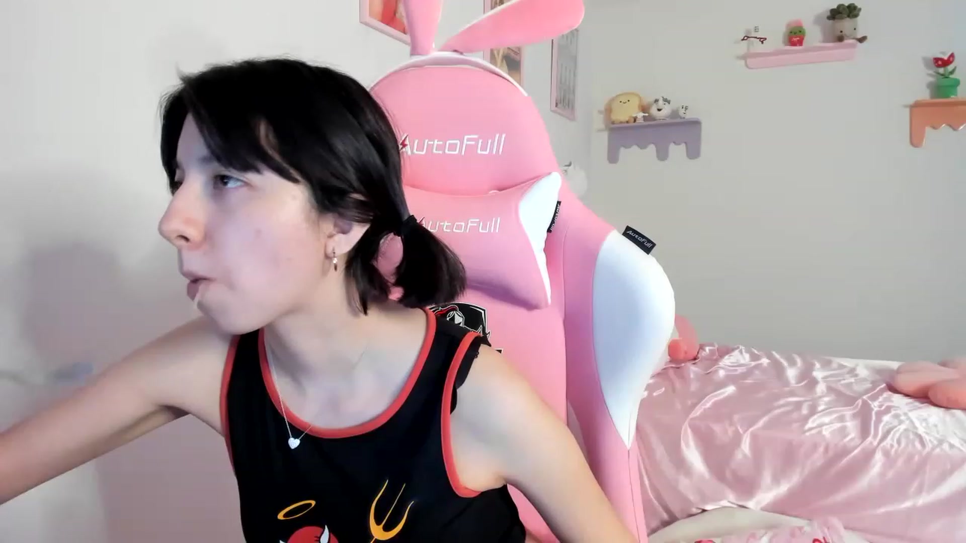 Gallery image thumbnail from Cherrycute666's myfreecams stream on, 08/07/2023, 05:05 image 3 of 20