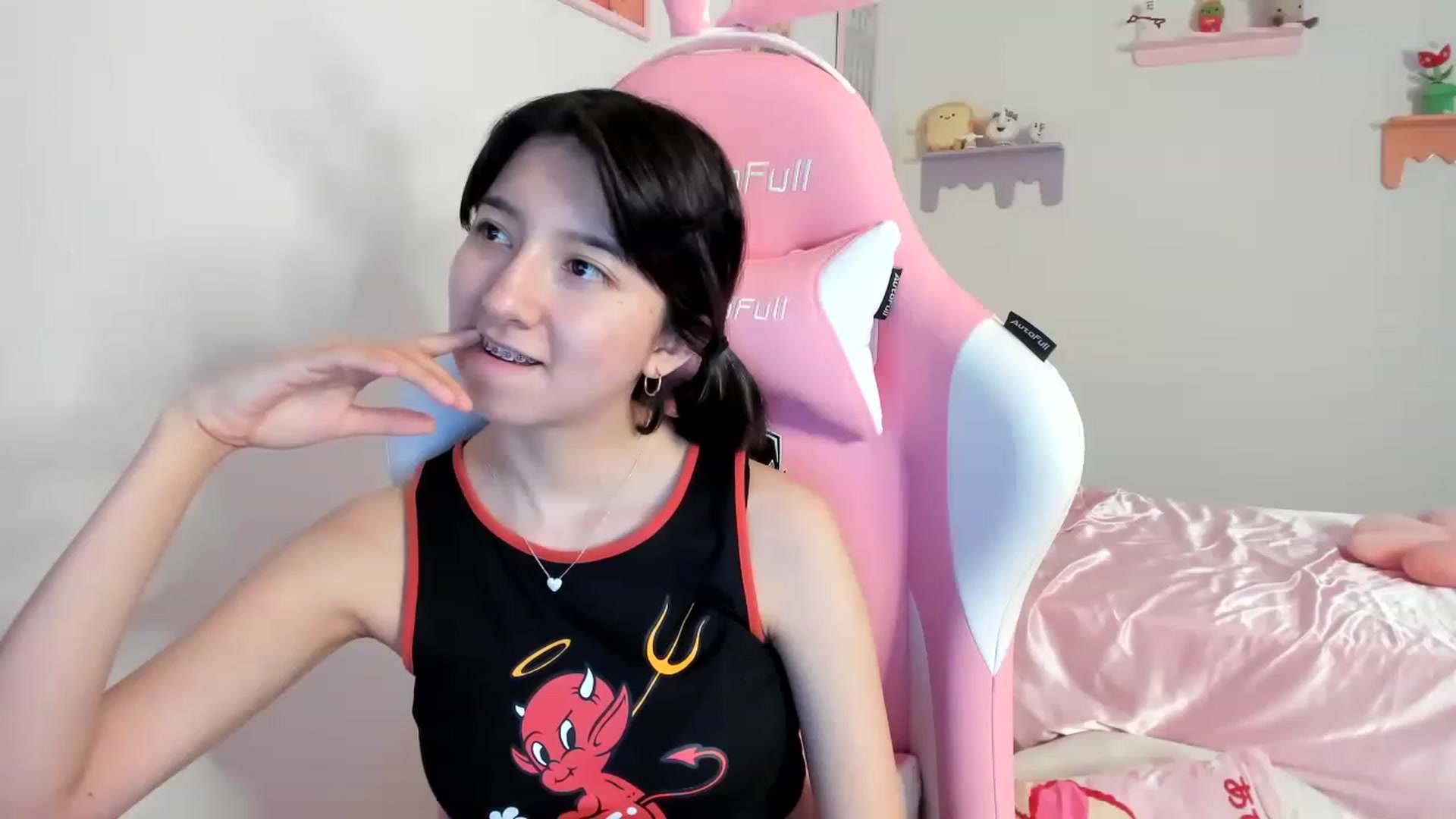 Gallery image thumbnail from Cherrycute666's myfreecams stream on, 08/07/2023, 05:28 image 17 of 20