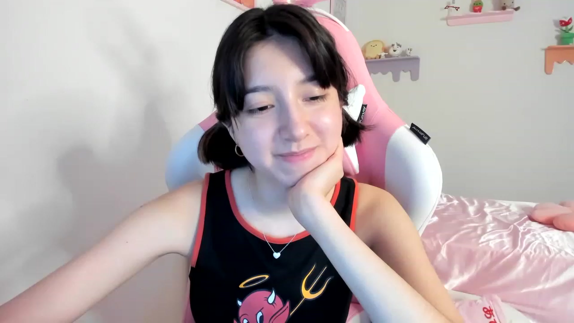 Gallery image thumbnail from Cherrycute666's myfreecams stream on, 08/07/2023, 05:28 image 10 of 20