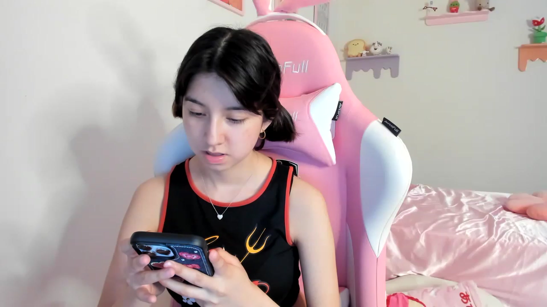 Gallery image thumbnail from Cherrycute666's myfreecams stream on, 08/07/2023, 05:28 image 15 of 20