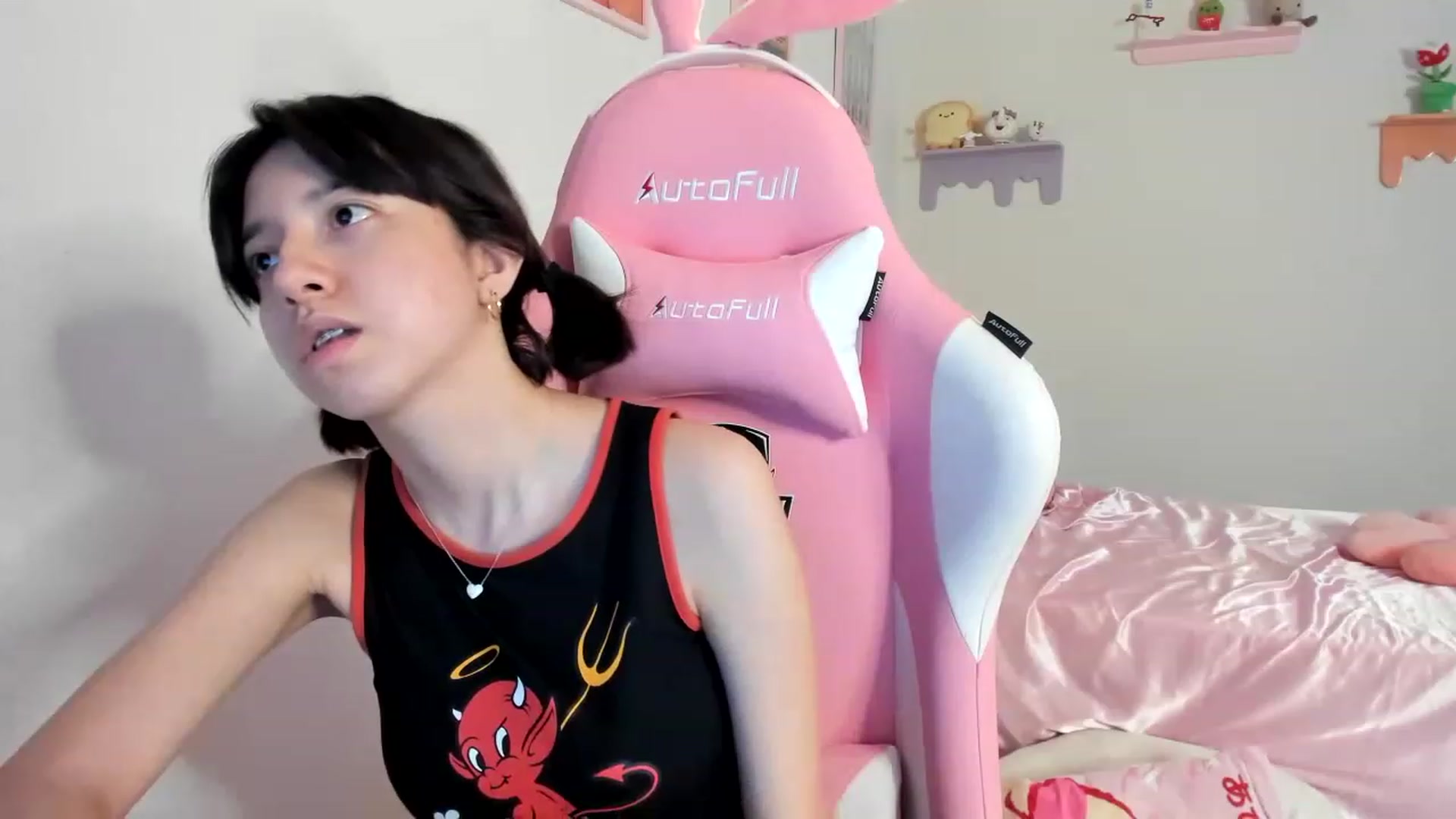 Gallery image thumbnail from Cherrycute666's myfreecams stream on, 08/07/2023, 05:28 image 6 of 20