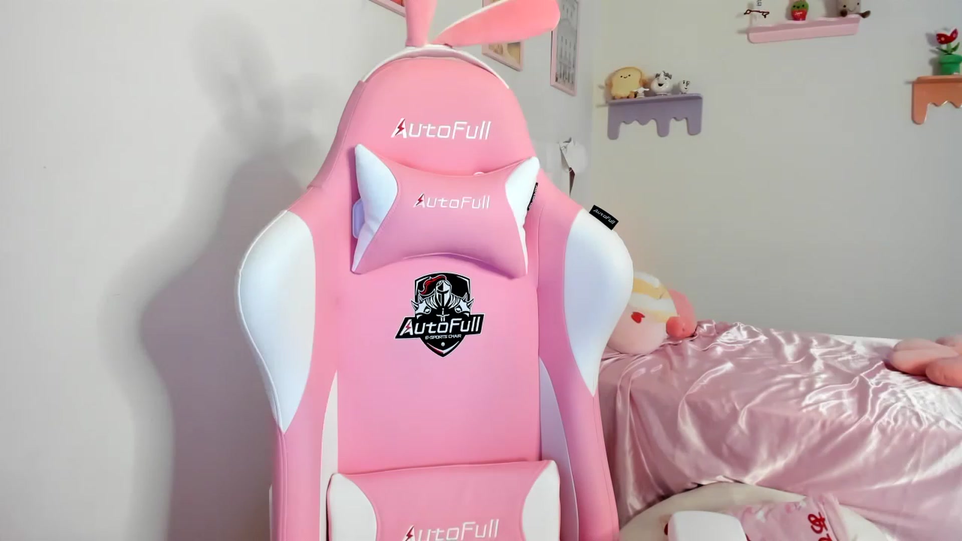 Gallery image thumbnail from Cherrycute666's myfreecams stream on, 08/07/2023, 05:28 image 4 of 20