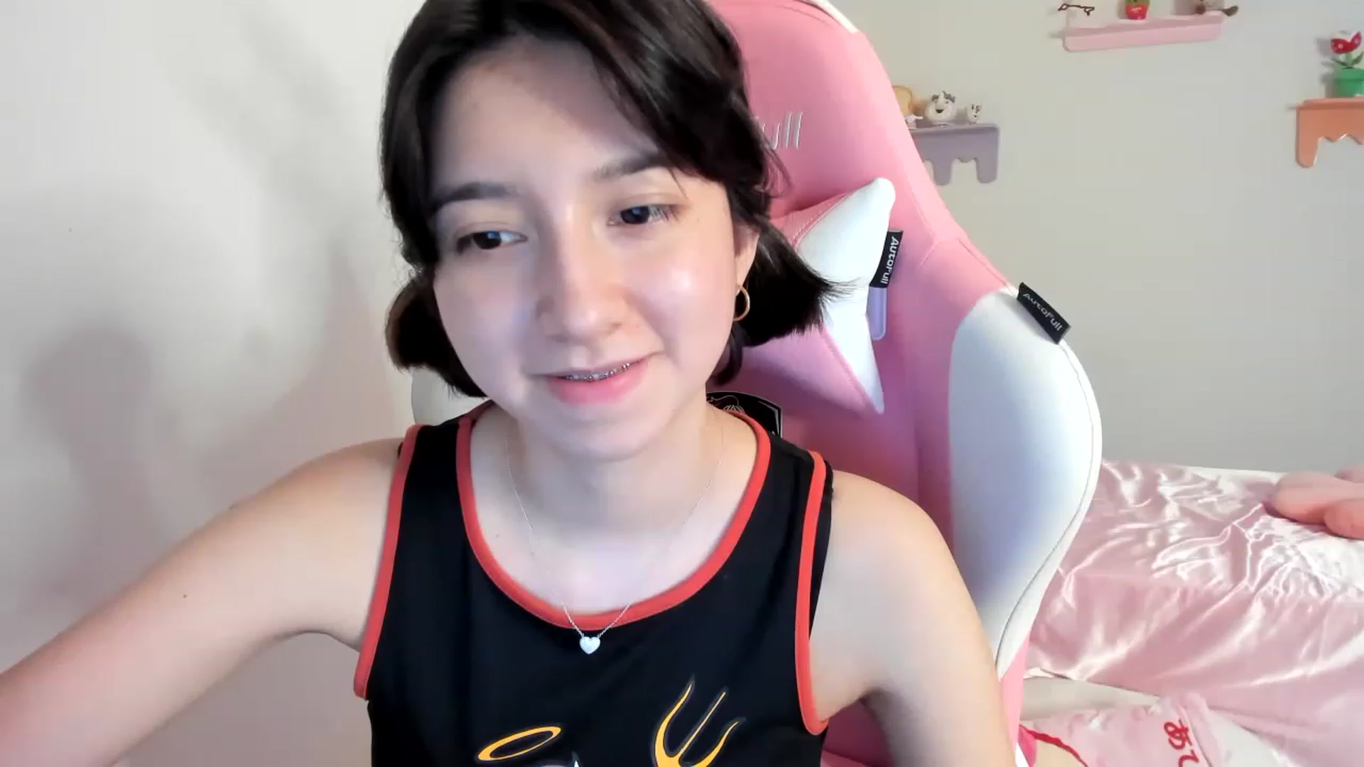 Gallery image thumbnail from Cherrycute666's myfreecams stream on, 08/07/2023, 08:43 image 2 of 20