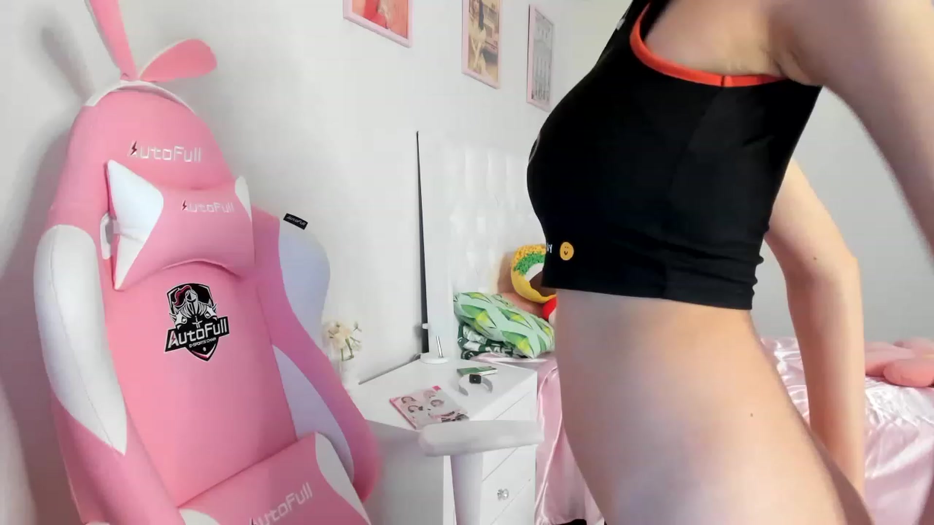 Gallery image thumbnail from Cherrycute666's myfreecams stream on, 08/07/2023, 08:43 image 16 of 20