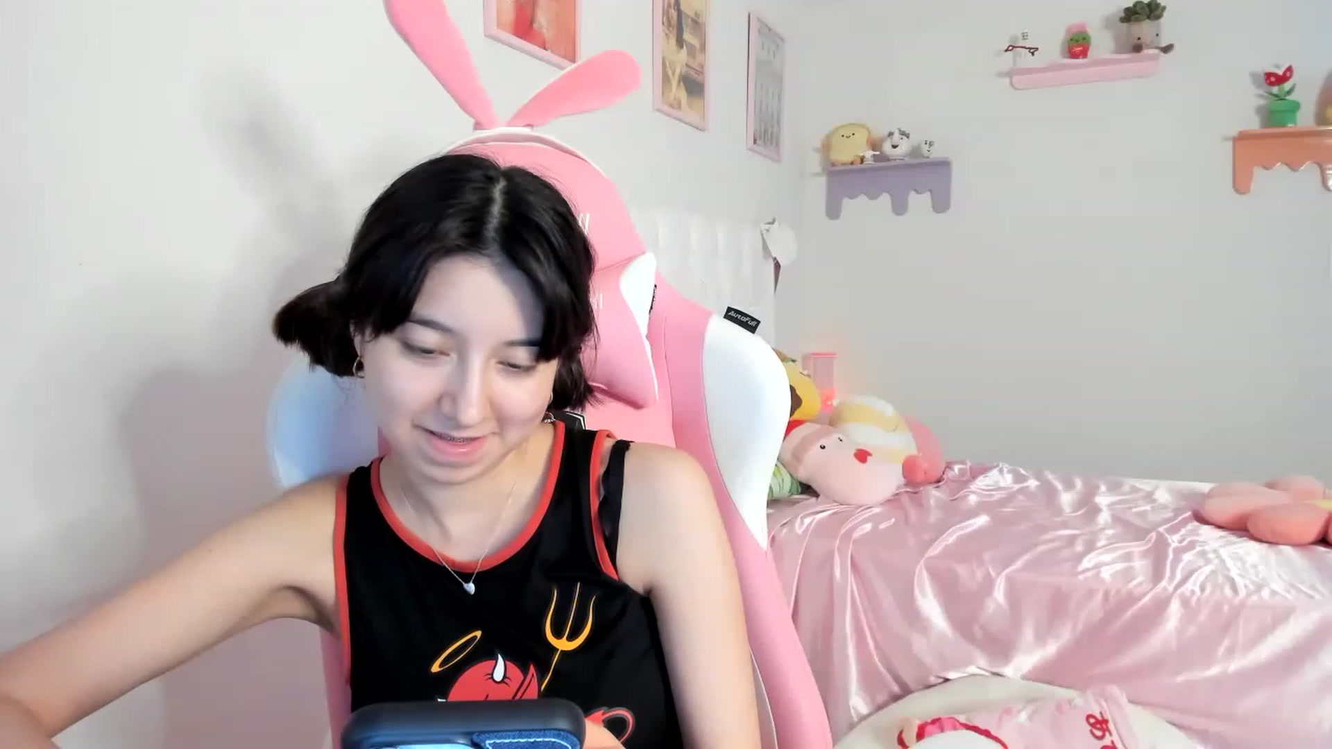 Gallery image thumbnail from Cherrycute666's myfreecams stream on, 08/07/2023, 08:43 image 18 of 20