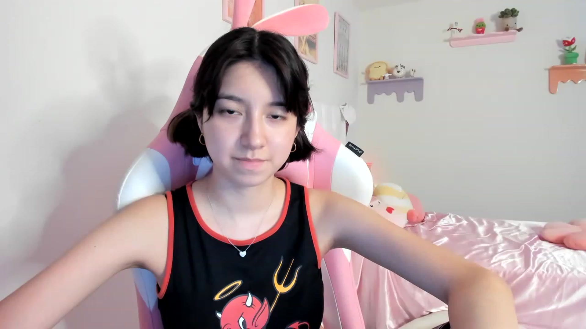 Gallery image thumbnail from Cherrycute666's myfreecams stream on, 08/07/2023, 08:43 image 3 of 20
