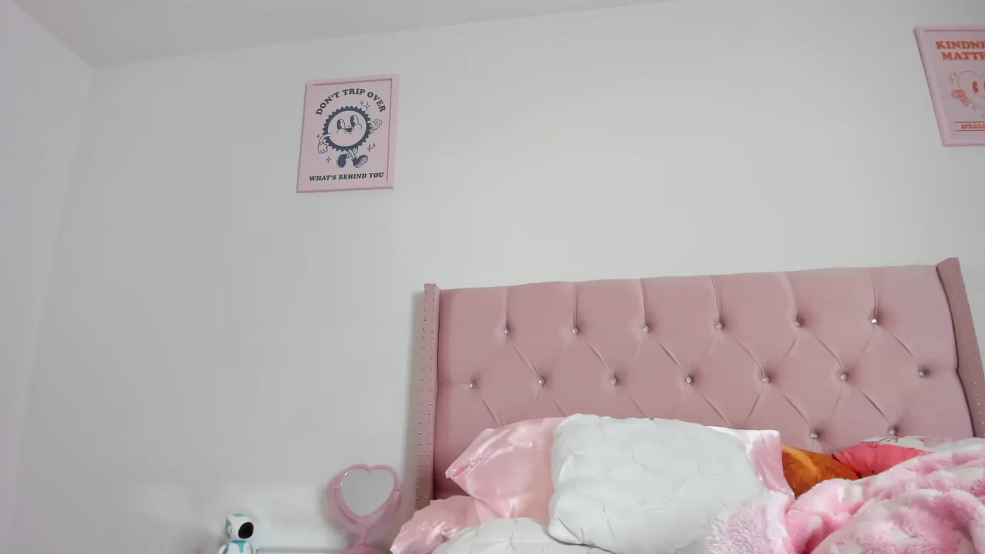 Gallery image thumbnail from Cherrycute666's myfreecams stream on, 08/07/2023, 09:40 image 7 of 20