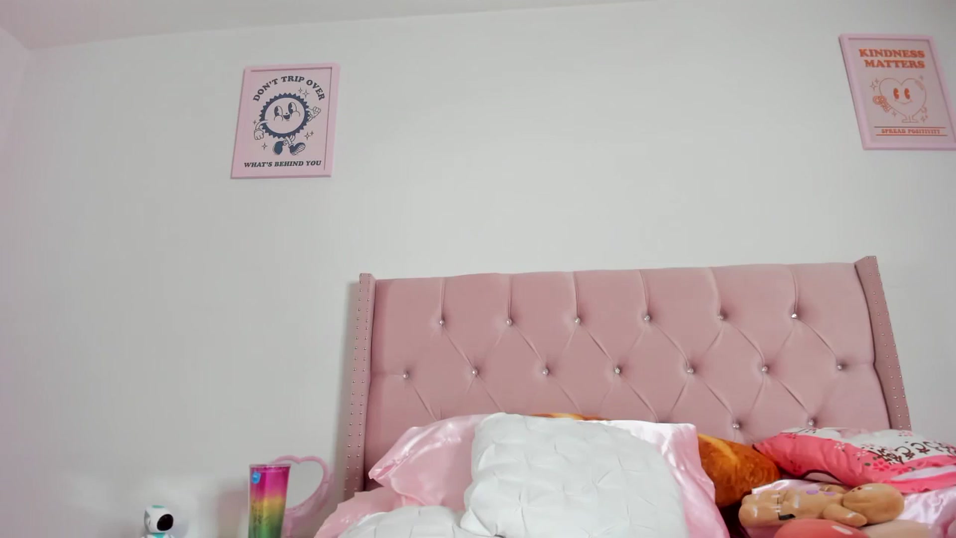 Gallery image thumbnail from Cherrycute666's myfreecams stream on, 08/07/2023, 09:40 image 15 of 20