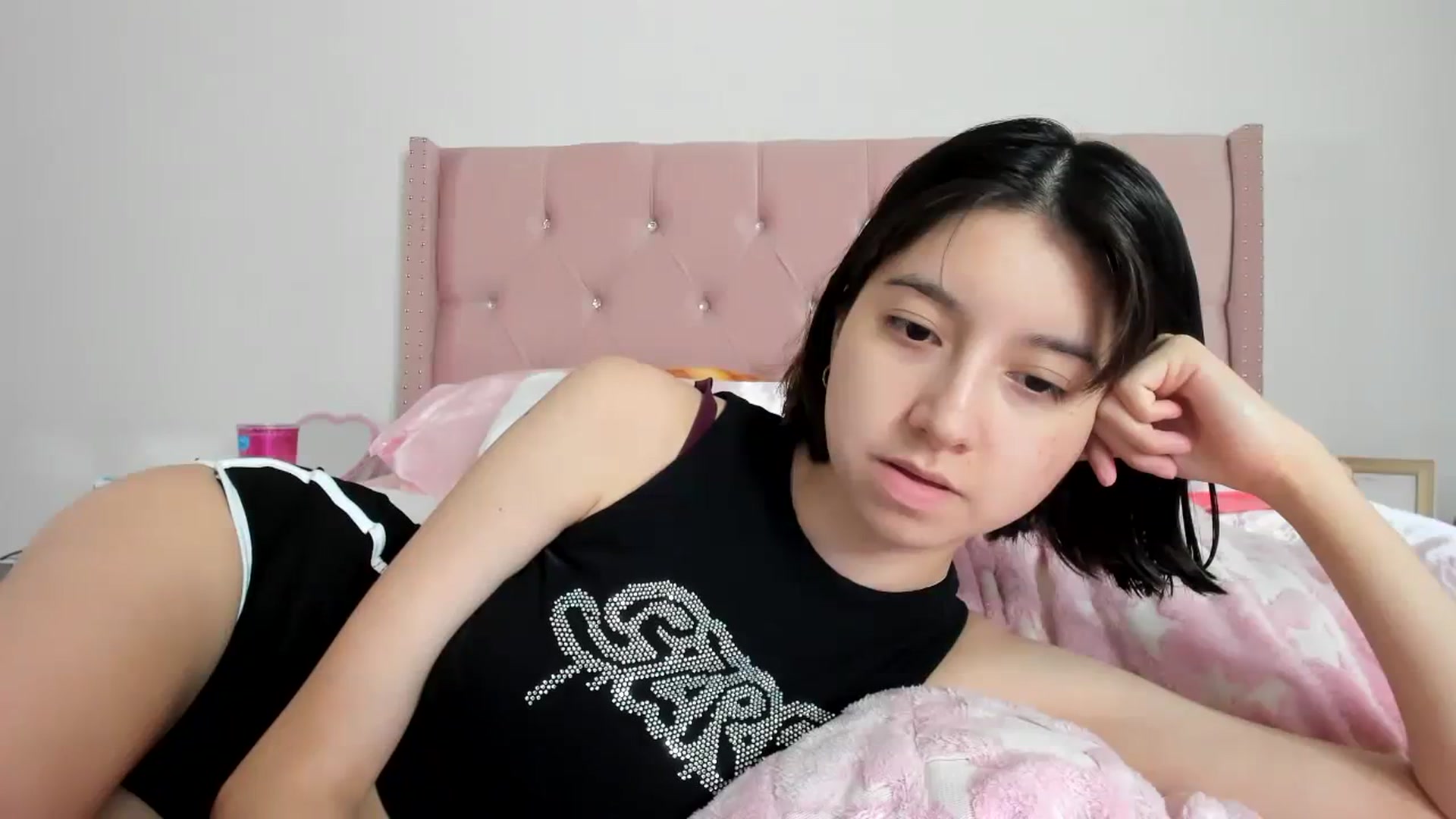 Gallery image thumbnail from Cherrycute666's myfreecams stream on, 08/07/2023, 09:40 image 19 of 20