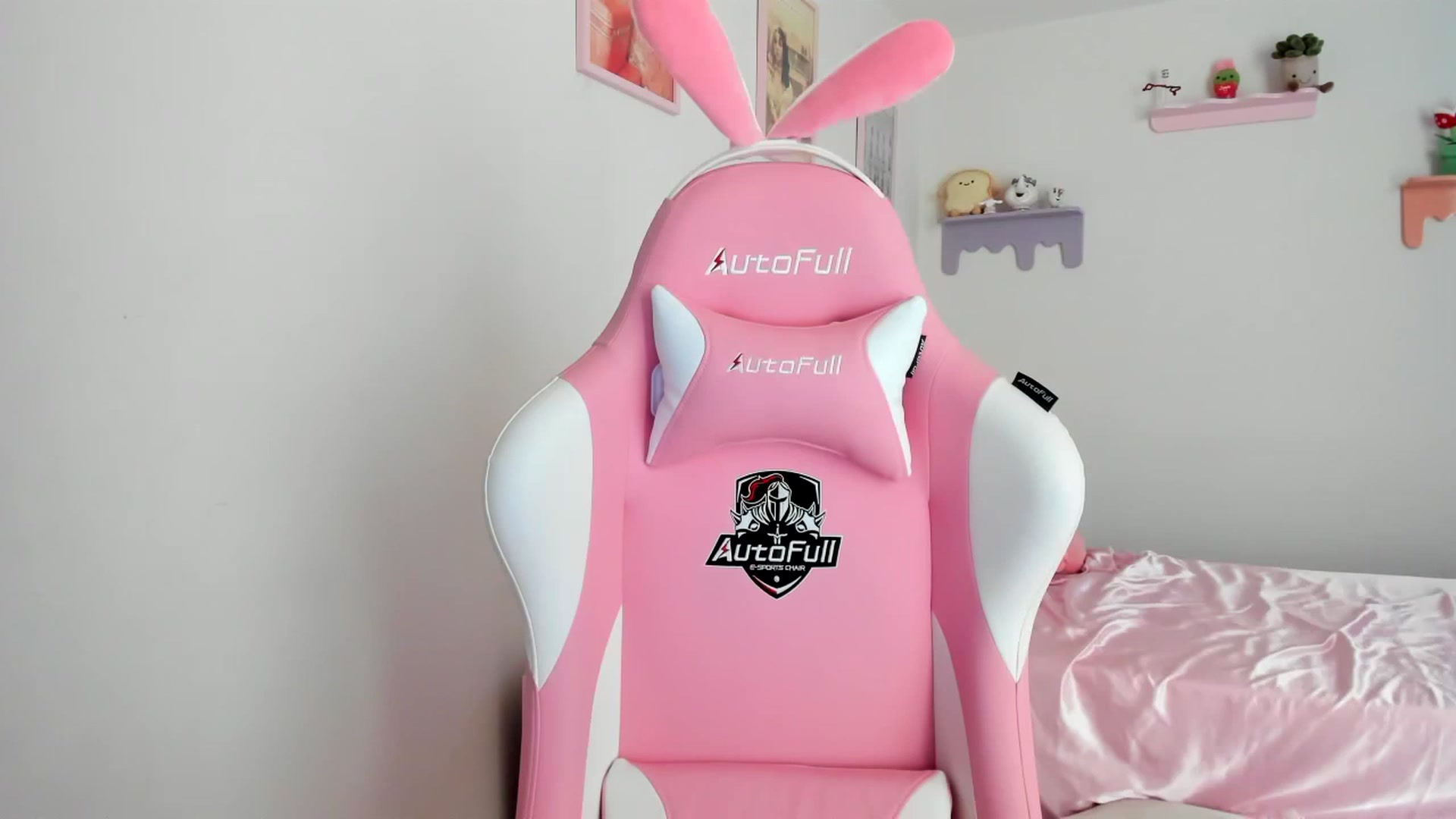 Gallery image thumbnail from Cherrycute666's myfreecams stream on, 08/07/2023, 21:09 image 13 of 20