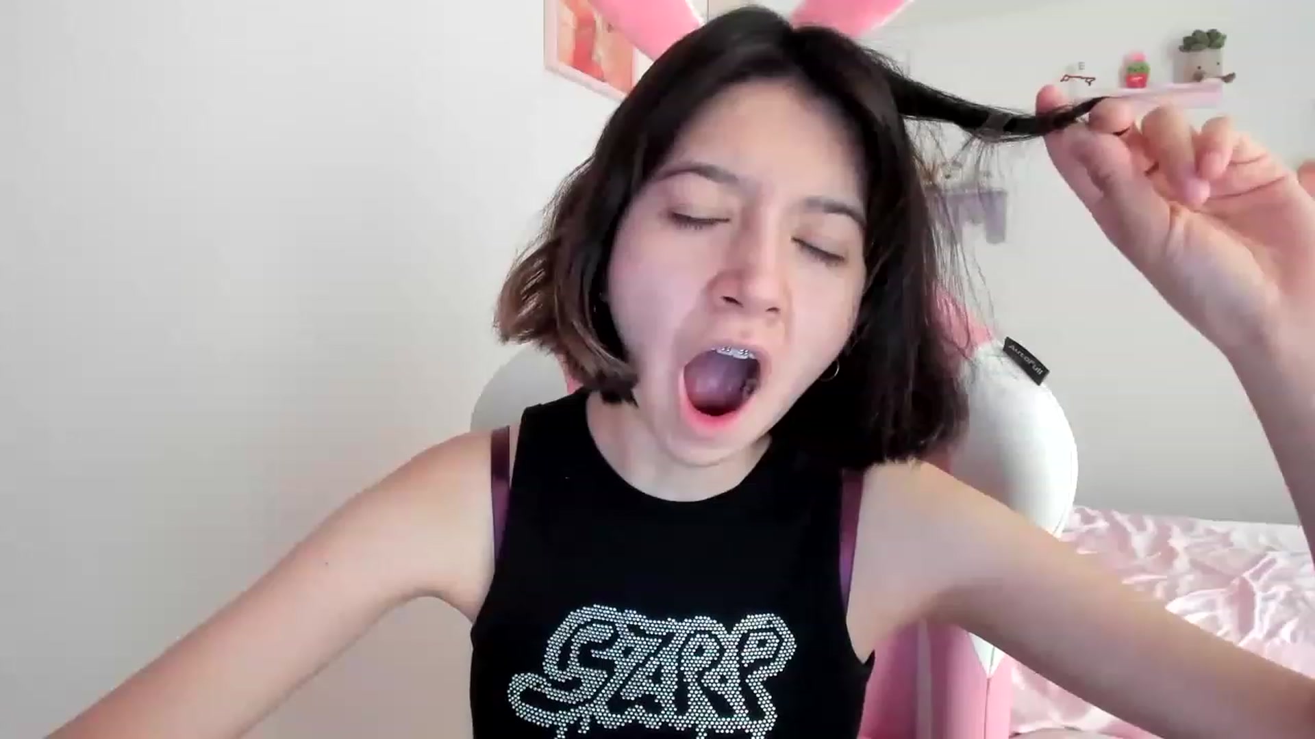 Gallery image thumbnail from Cherrycute666's myfreecams stream on, 08/07/2023, 21:09 image 16 of 20