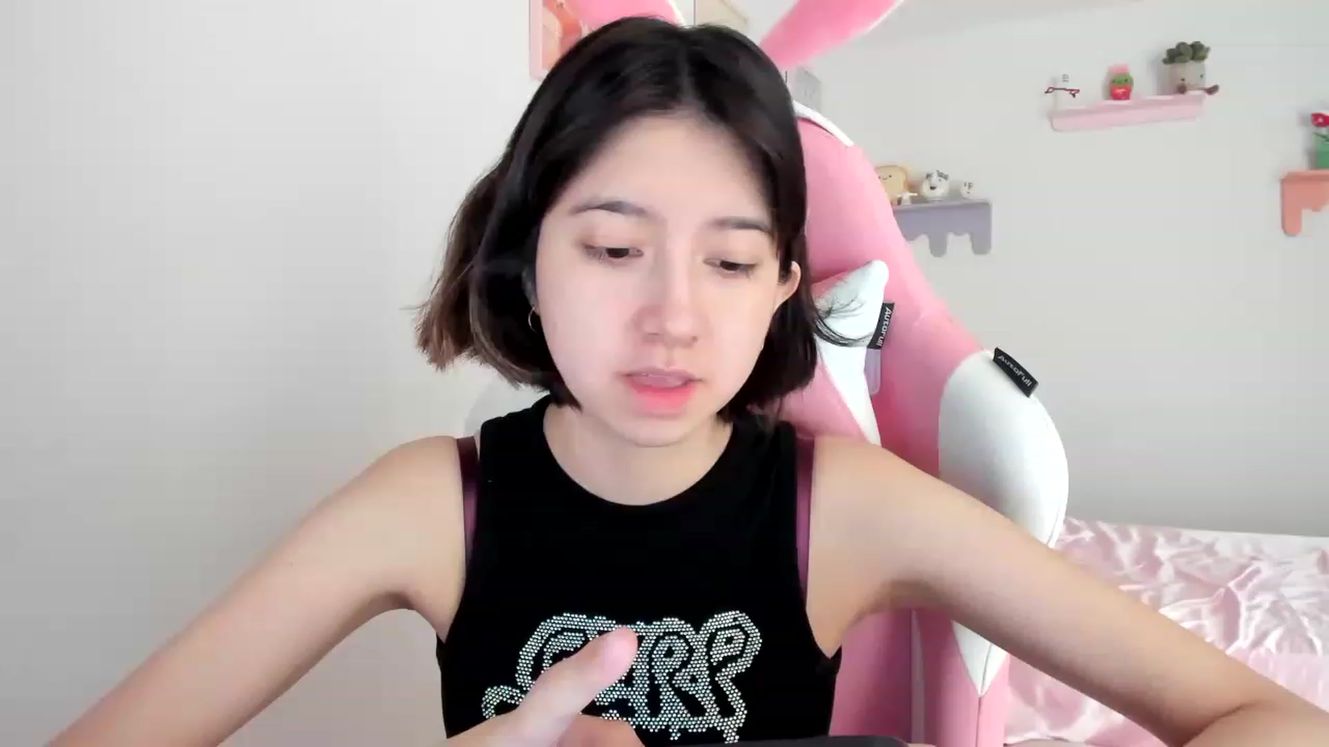 Gallery image thumbnail from Cherrycute666's myfreecams stream on, 08/07/2023, 21:09 image 15 of 20