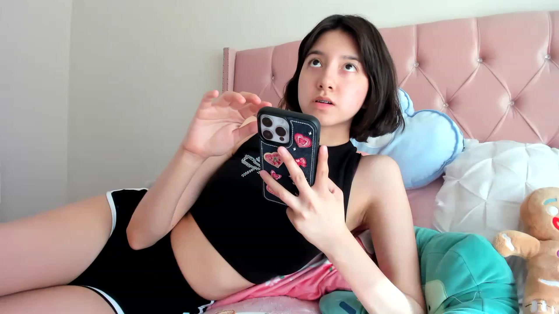 Gallery image thumbnail from Cherrycute666's myfreecams stream on, 08/07/2023, 23:38 image 1 of 20