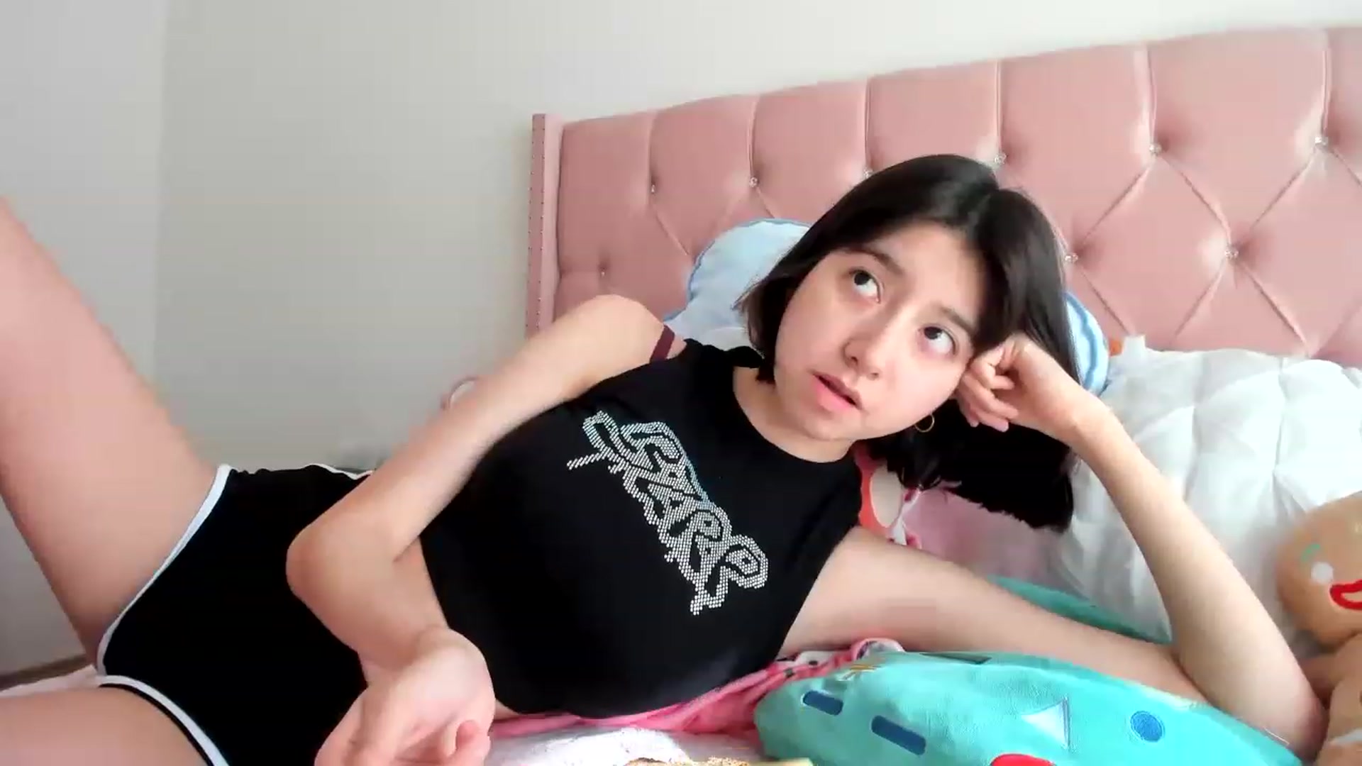 Gallery image thumbnail from Cherrycute666's myfreecams stream on, 08/07/2023, 23:38 image 4 of 20