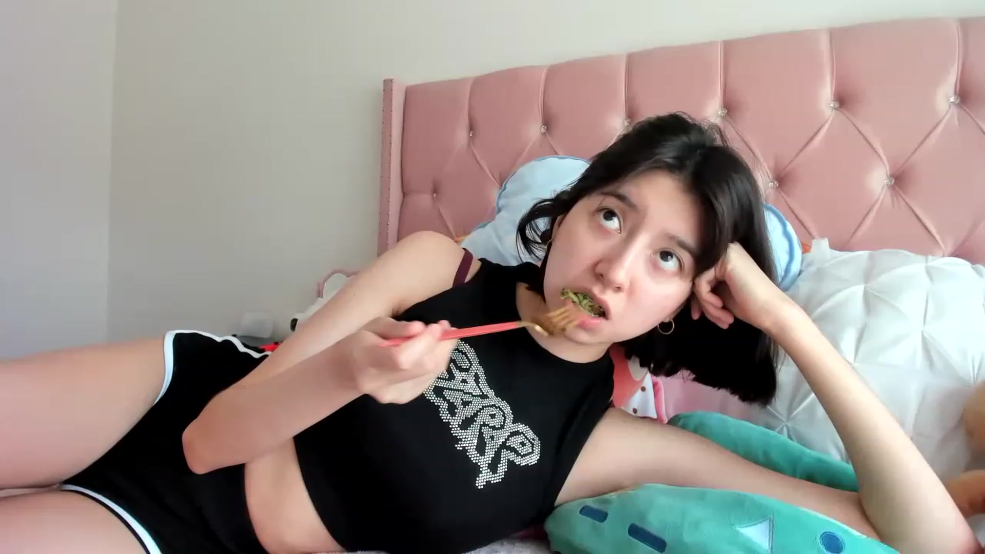 Gallery image thumbnail from Cherrycute666's myfreecams stream on, 08/07/2023, 23:38 image 5 of 20