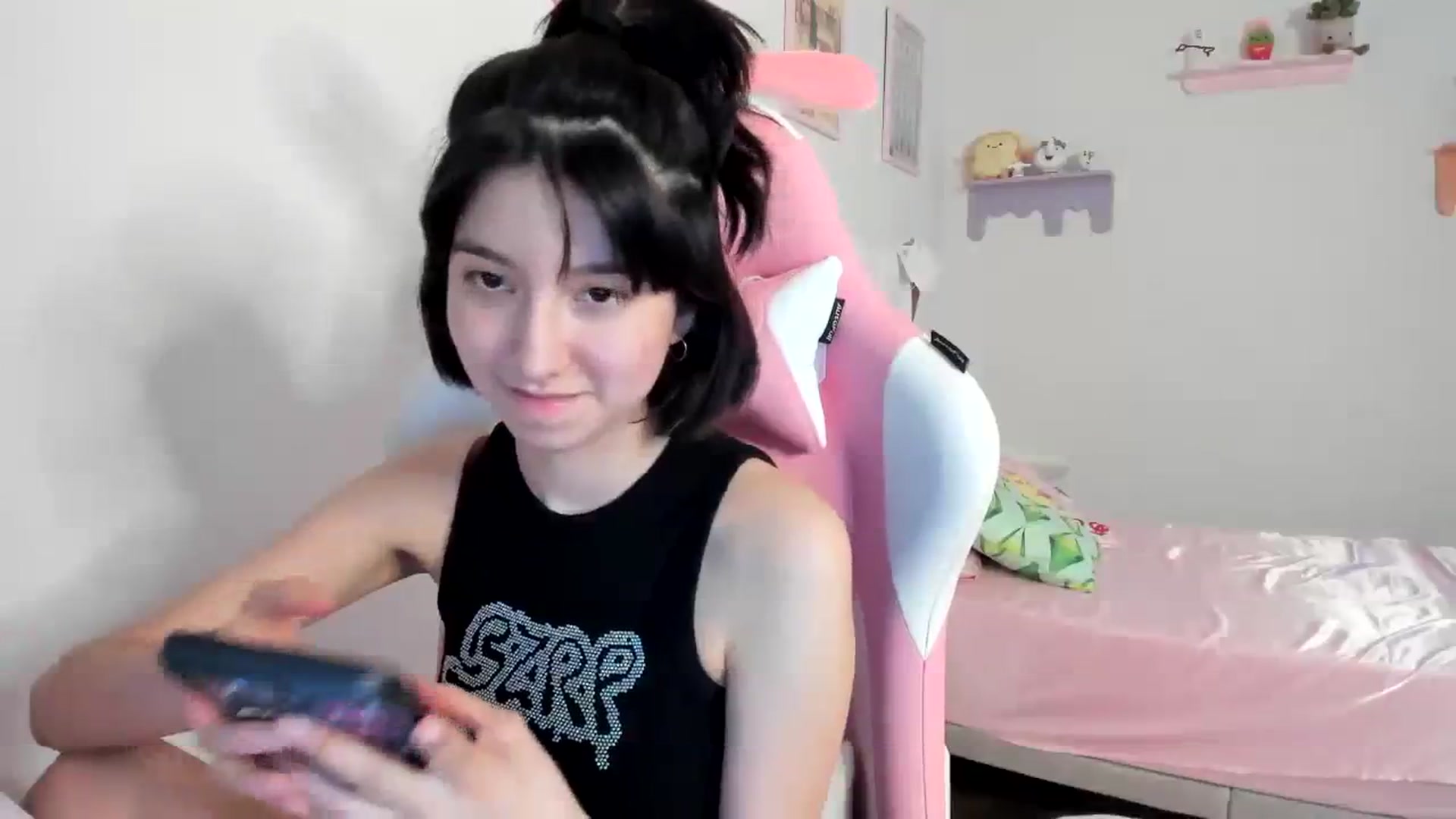 Gallery image thumbnail from Cherrycute666's myfreecams stream on, 08/08/2023, 05:31 image 13 of 20