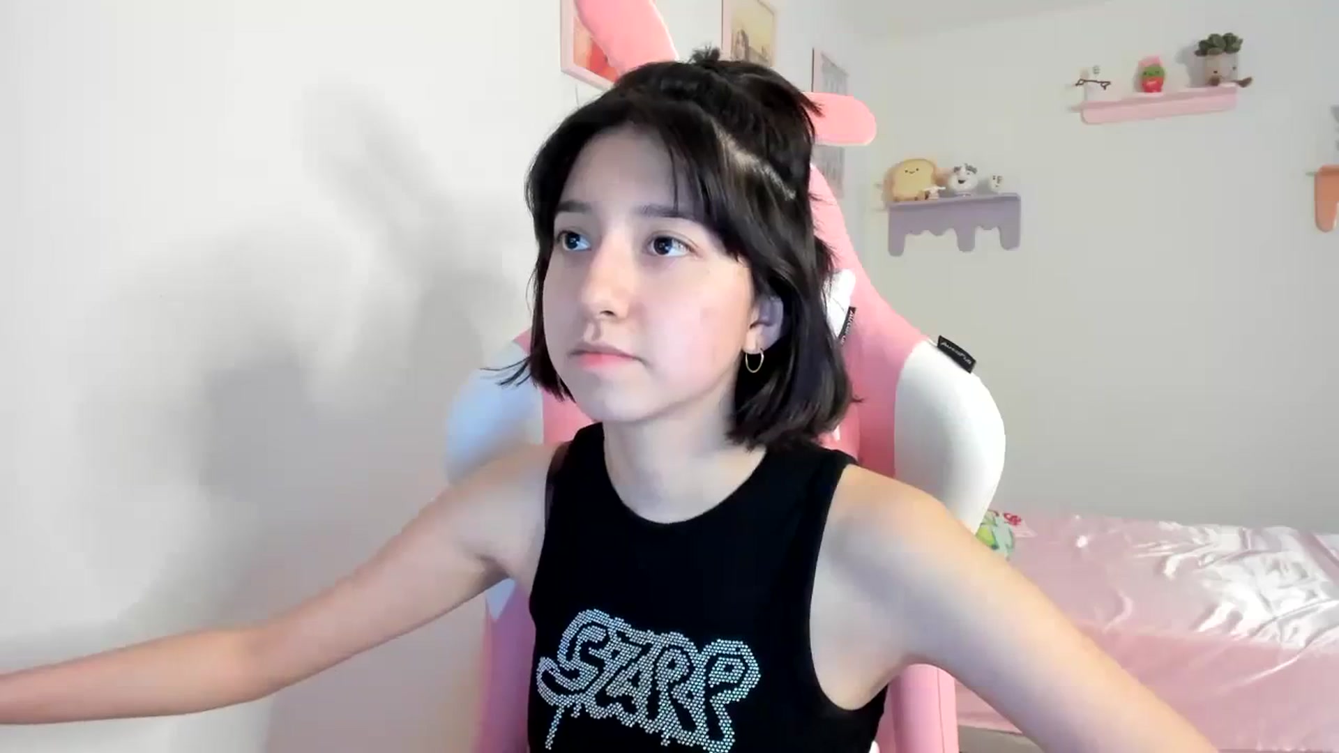 Gallery image thumbnail from Cherrycute666's myfreecams stream on, 08/08/2023, 05:31 image 18 of 20