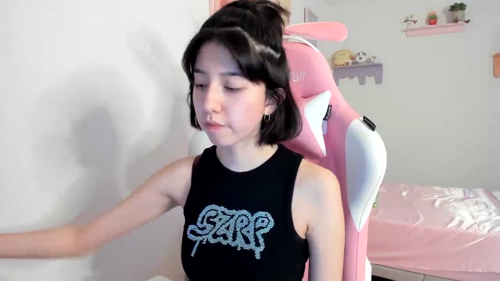 Gallery image thumbnail from Cherrycute666's myfreecams stream on, 08/08/2023, 05:31 image 20 of 20