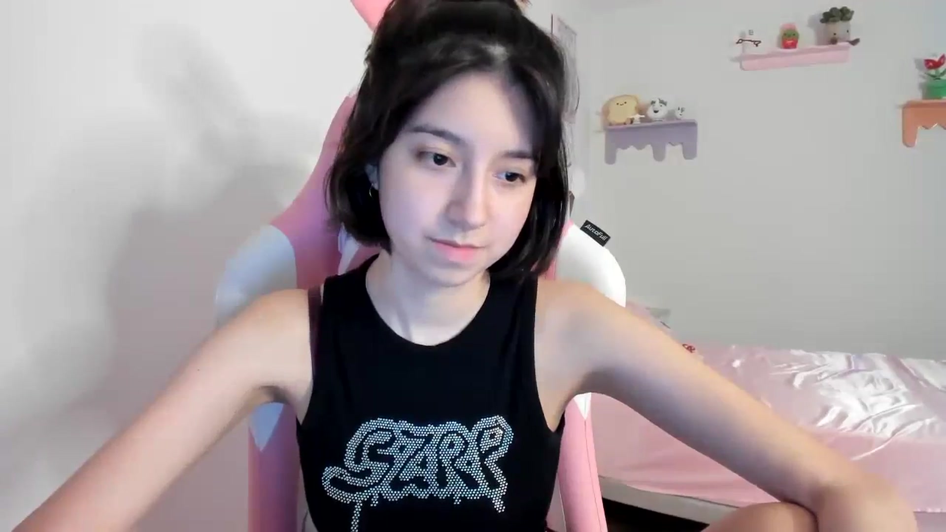 Gallery image thumbnail from Cherrycute666's myfreecams stream on, 08/08/2023, 05:31 image 6 of 20