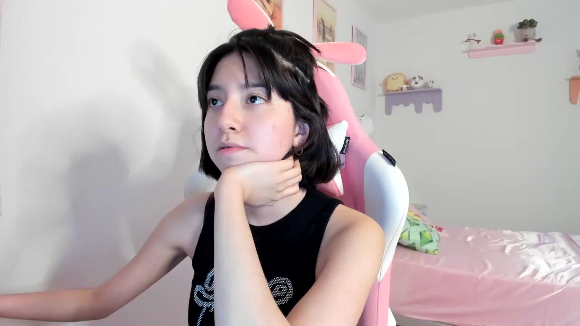 Gallery image thumbnail from Cherrycute666's myfreecams stream on, 08/08/2023, 05:31 image 14 of 20