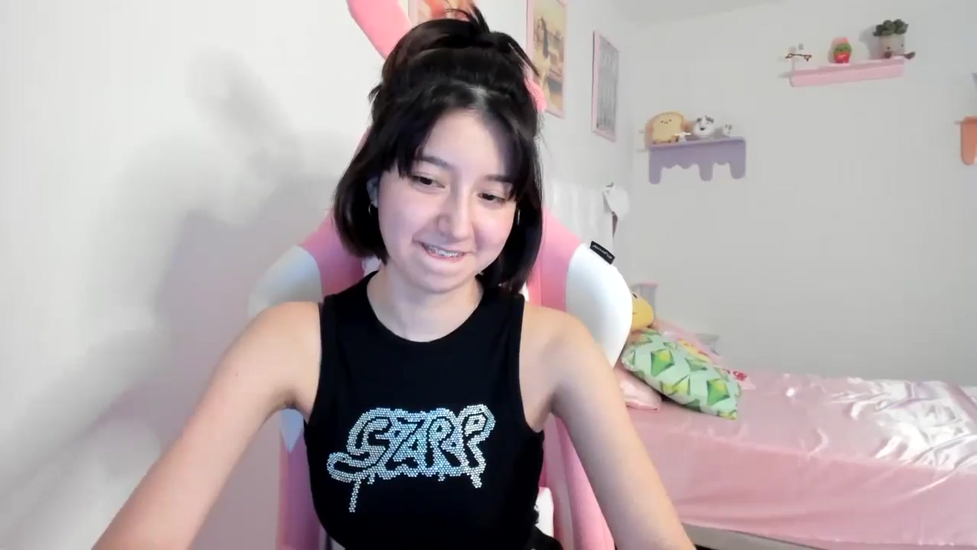 Gallery image thumbnail from Cherrycute666's myfreecams stream on, 08/08/2023, 05:31 image 15 of 20