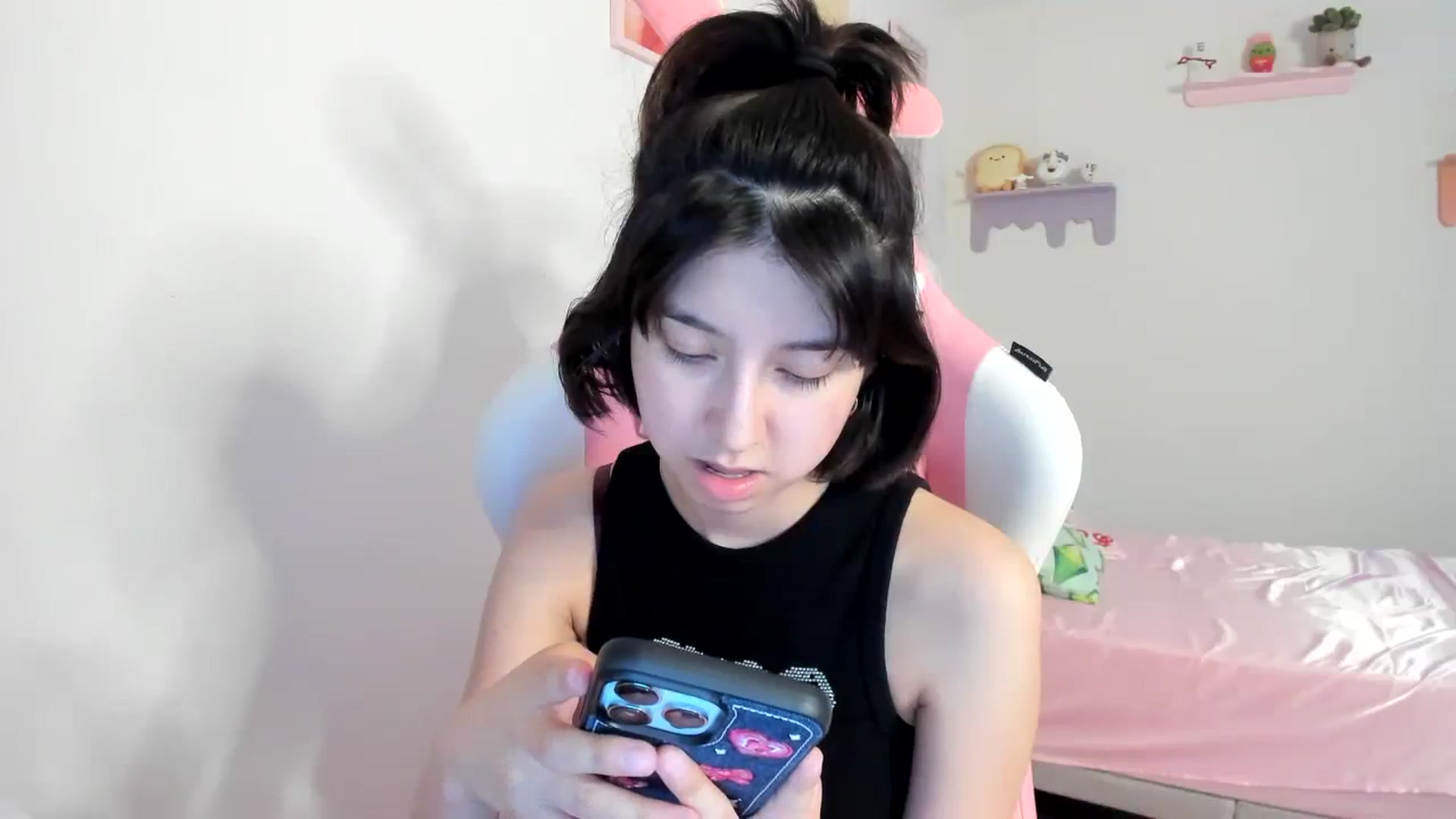 Gallery image thumbnail from Cherrycute666's myfreecams stream on, 08/08/2023, 05:31 image 19 of 20