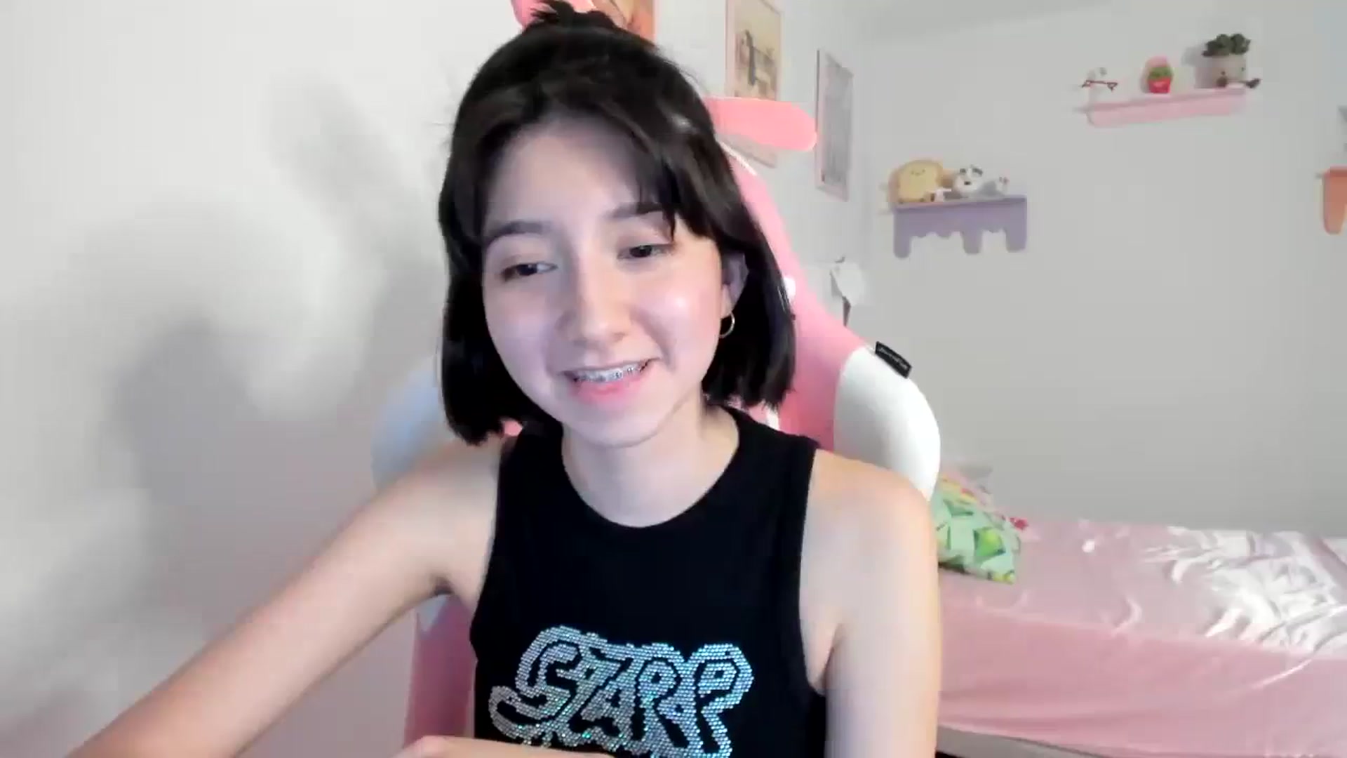 Gallery image thumbnail from Cherrycute666's myfreecams stream on, 08/08/2023, 05:31 image 17 of 20