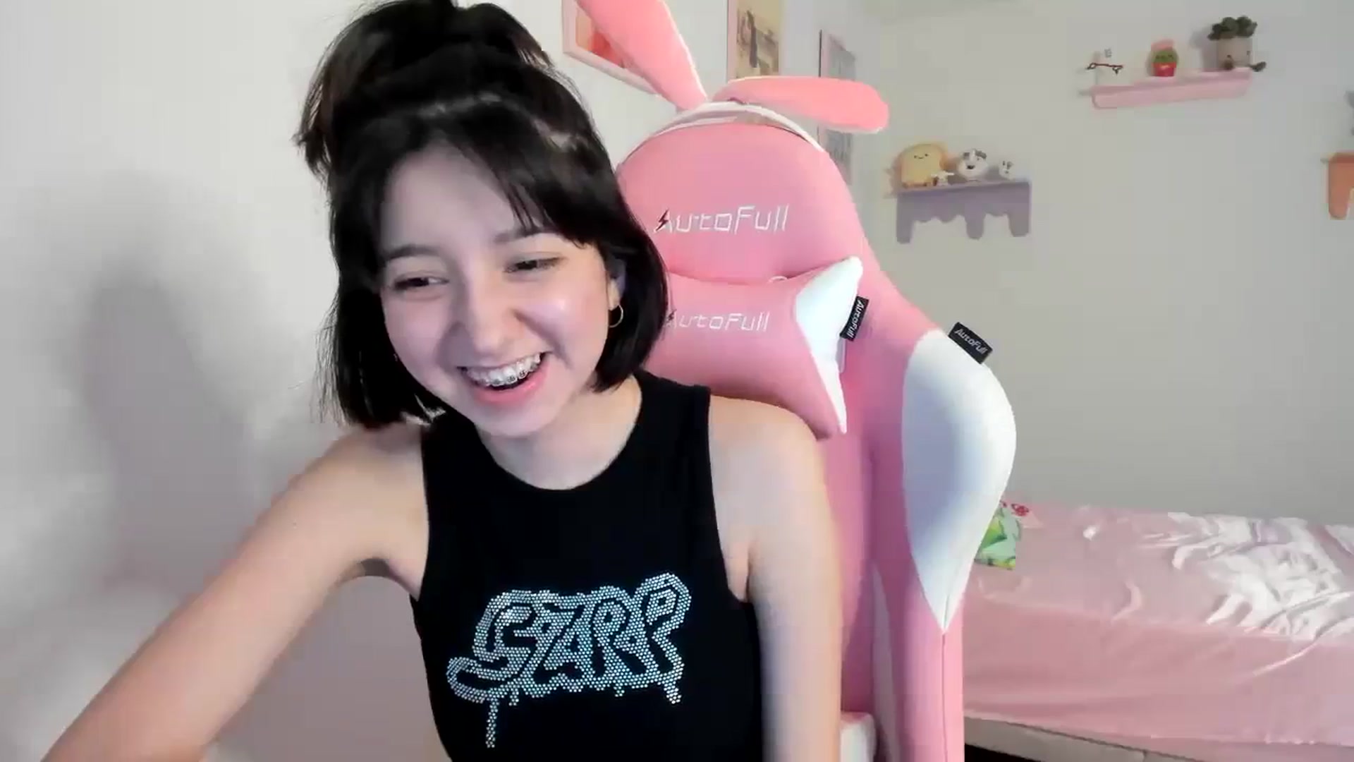 Gallery image thumbnail from Cherrycute666's myfreecams stream on, 08/08/2023, 05:31 image 11 of 20