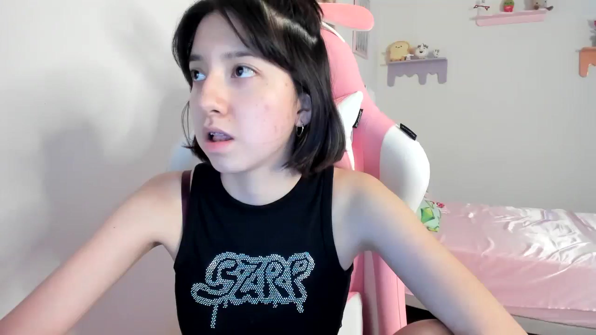 Gallery image thumbnail from Cherrycute666's myfreecams stream on, 08/08/2023, 06:09 image 18 of 20