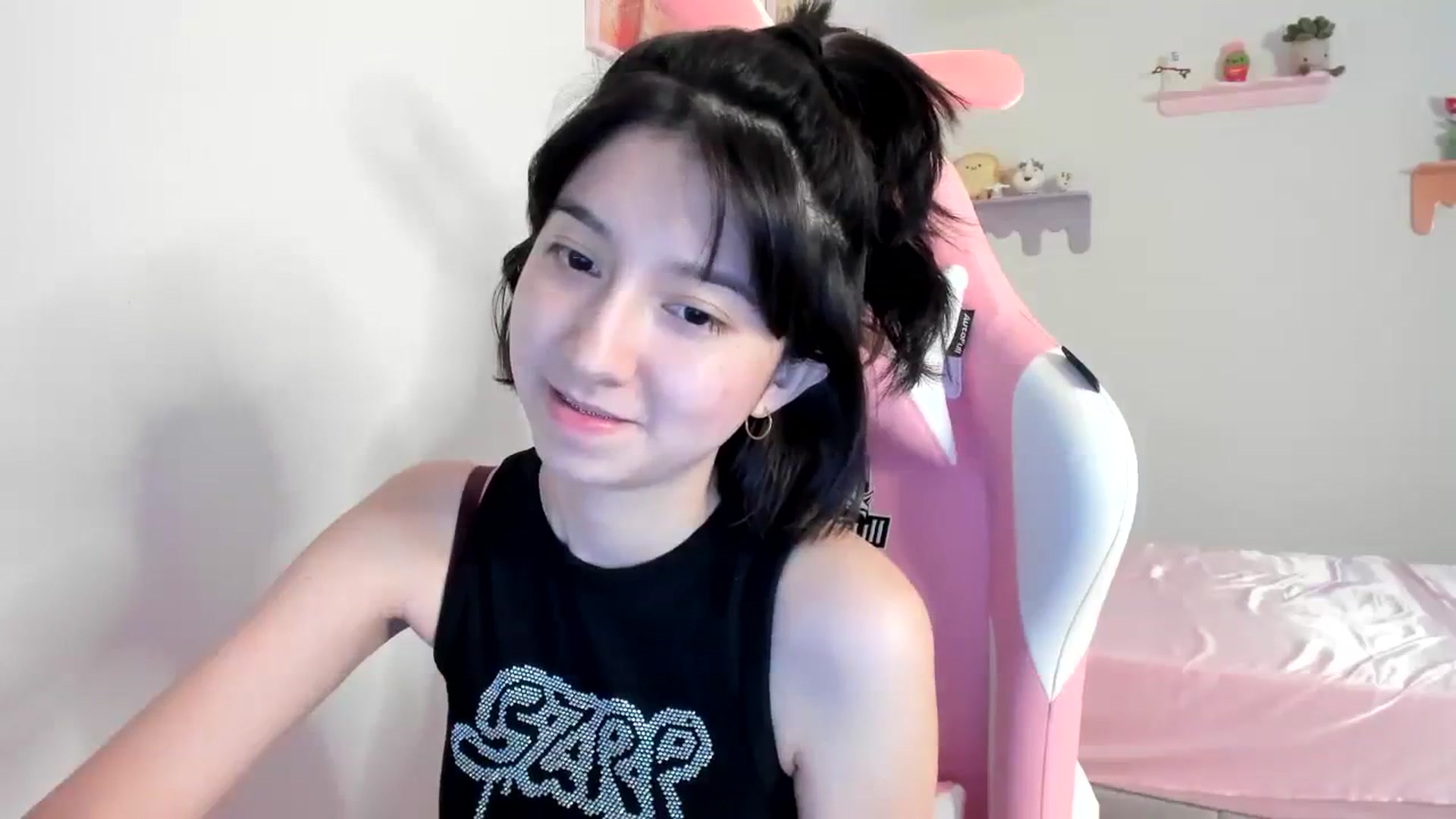 Gallery image thumbnail from Cherrycute666's myfreecams stream on, 08/08/2023, 06:09 image 11 of 20
