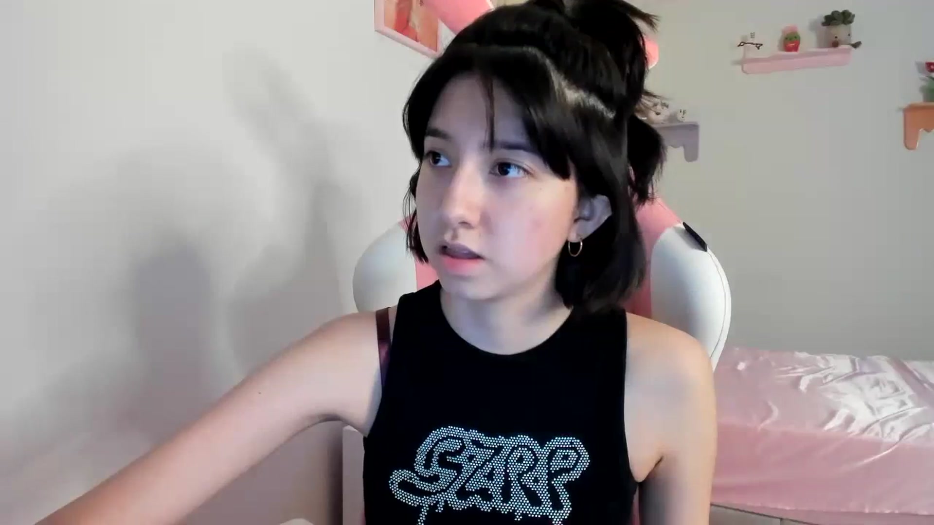 Gallery image thumbnail from Cherrycute666's myfreecams stream on, 08/08/2023, 06:09 image 12 of 20