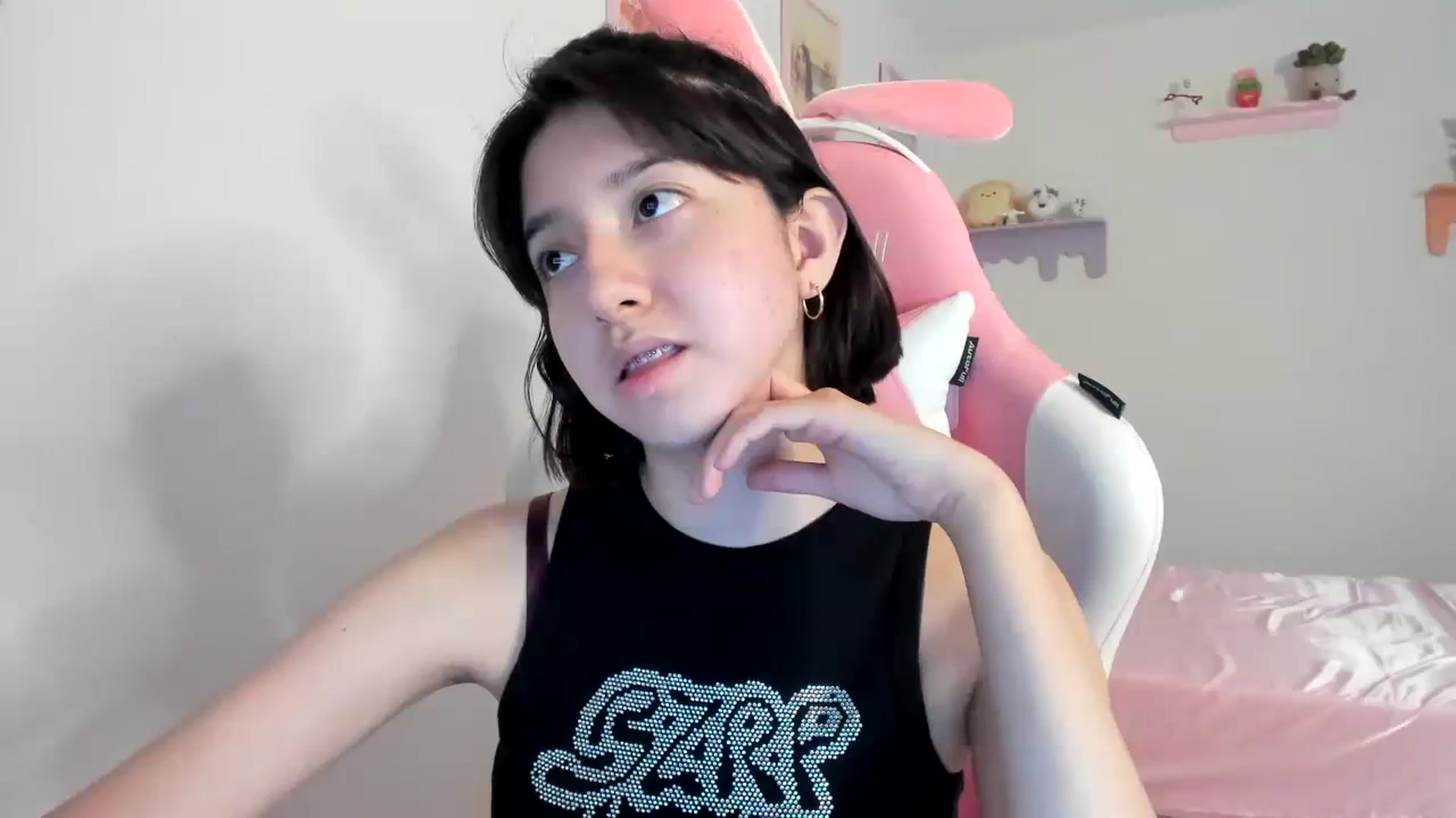 Gallery image thumbnail from Cherrycute666's myfreecams stream on, 08/08/2023, 06:09 image 4 of 20