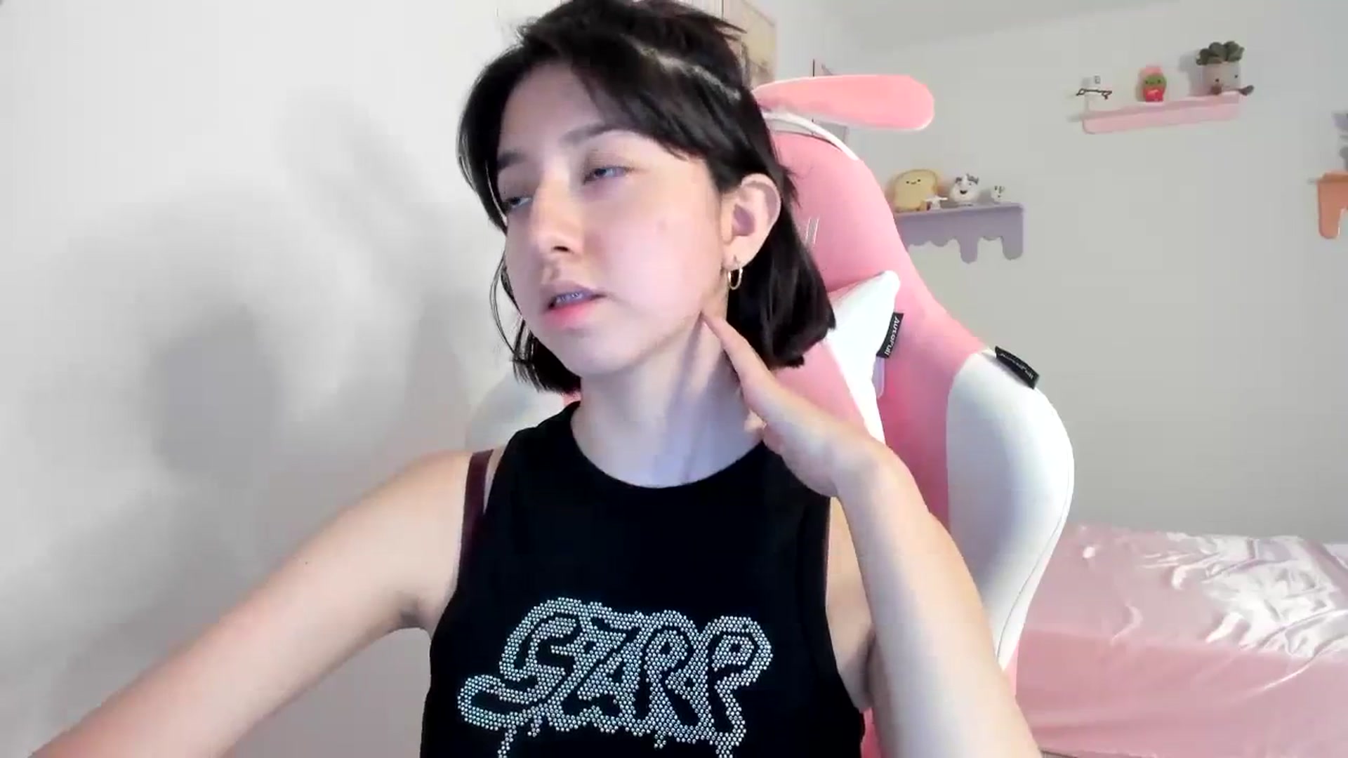 Gallery image thumbnail from Cherrycute666's myfreecams stream on, 08/08/2023, 06:09 image 3 of 20