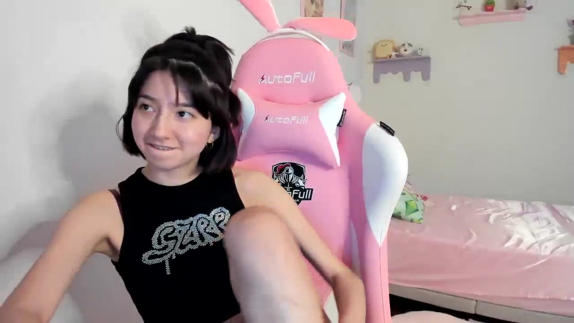 Gallery image thumbnail from Cherrycute666's myfreecams stream on, 08/08/2023, 06:09 image 17 of 20