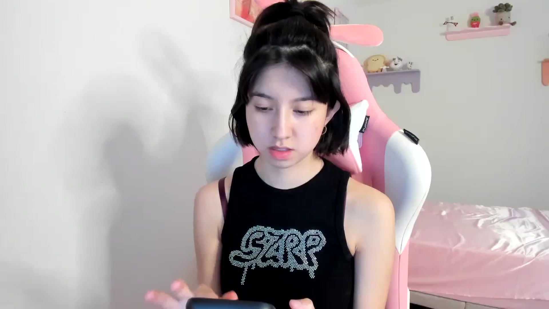 Gallery image thumbnail from Cherrycute666's myfreecams stream on, 08/08/2023, 06:09 image 1 of 20