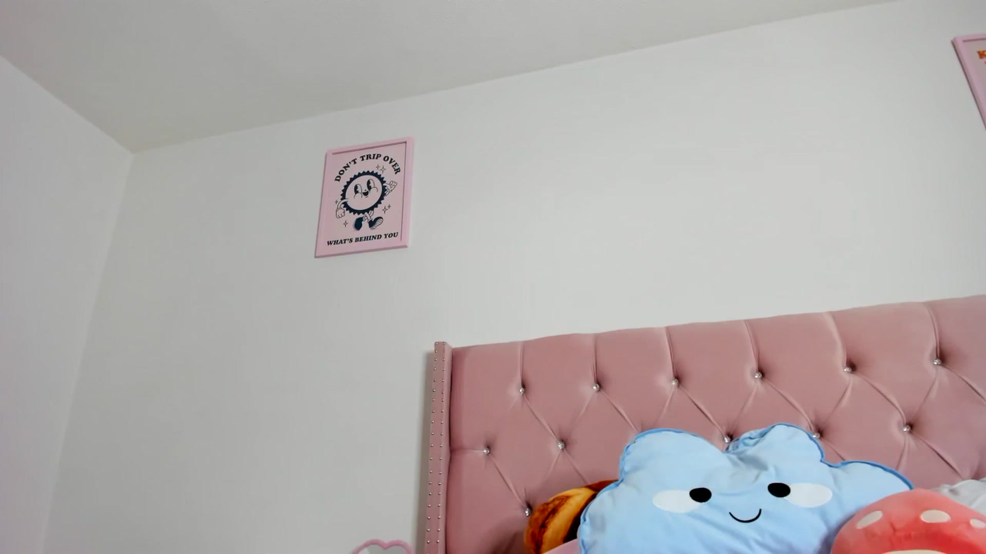 Gallery image thumbnail from Cherrycute666's myfreecams stream on, 08/08/2023, 07:35 image 10 of 20