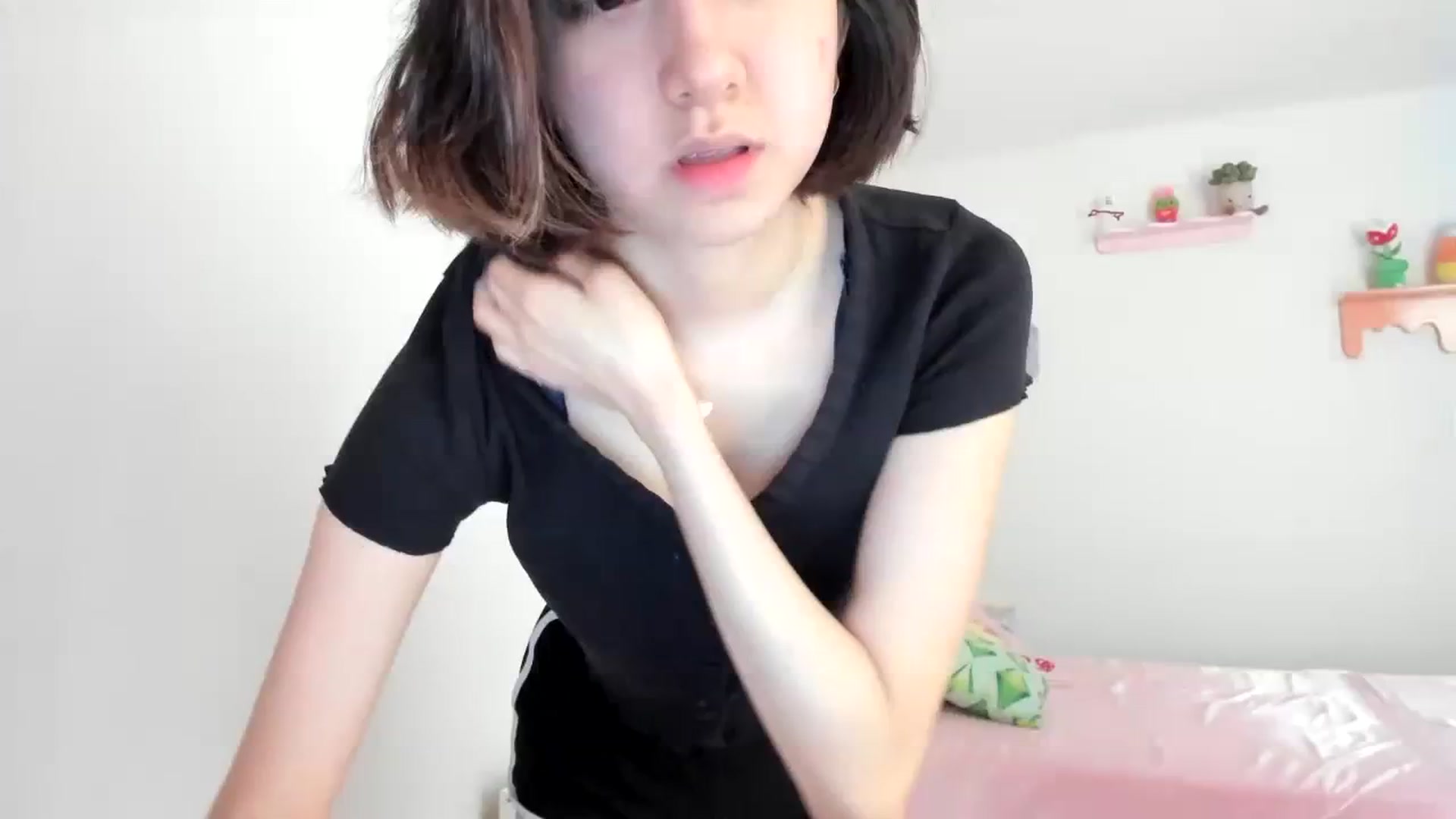 Gallery image thumbnail from Cherrycute666's myfreecams stream on, 08/08/2023, 17:51 image 4 of 20