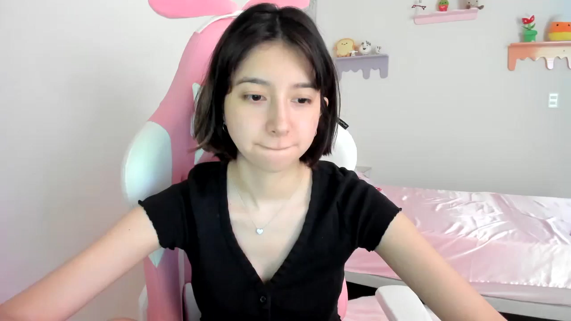 Gallery image thumbnail from Cherrycute666's myfreecams stream on, 08/08/2023, 17:51 image 20 of 20