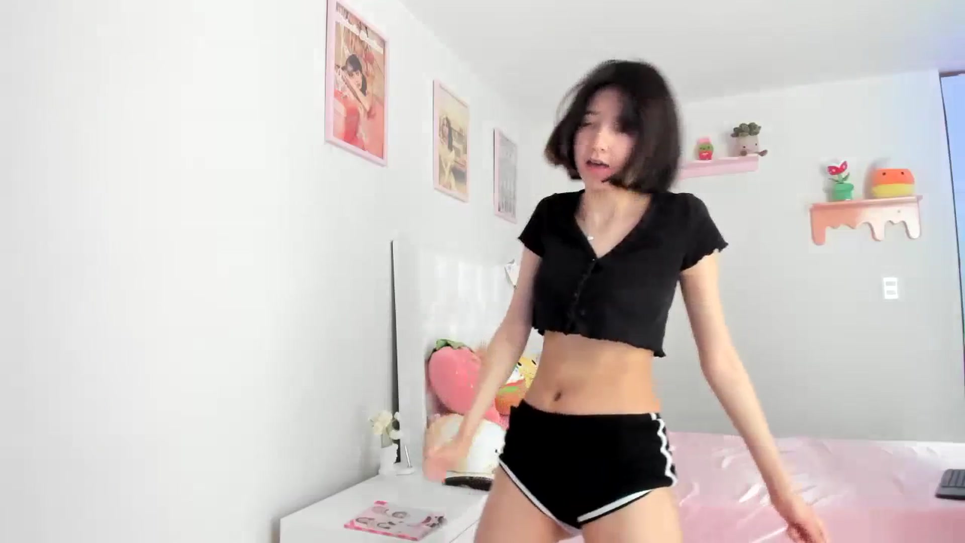 Gallery image thumbnail from Cherrycute666's myfreecams stream on, 08/08/2023, 17:51 image 5 of 20