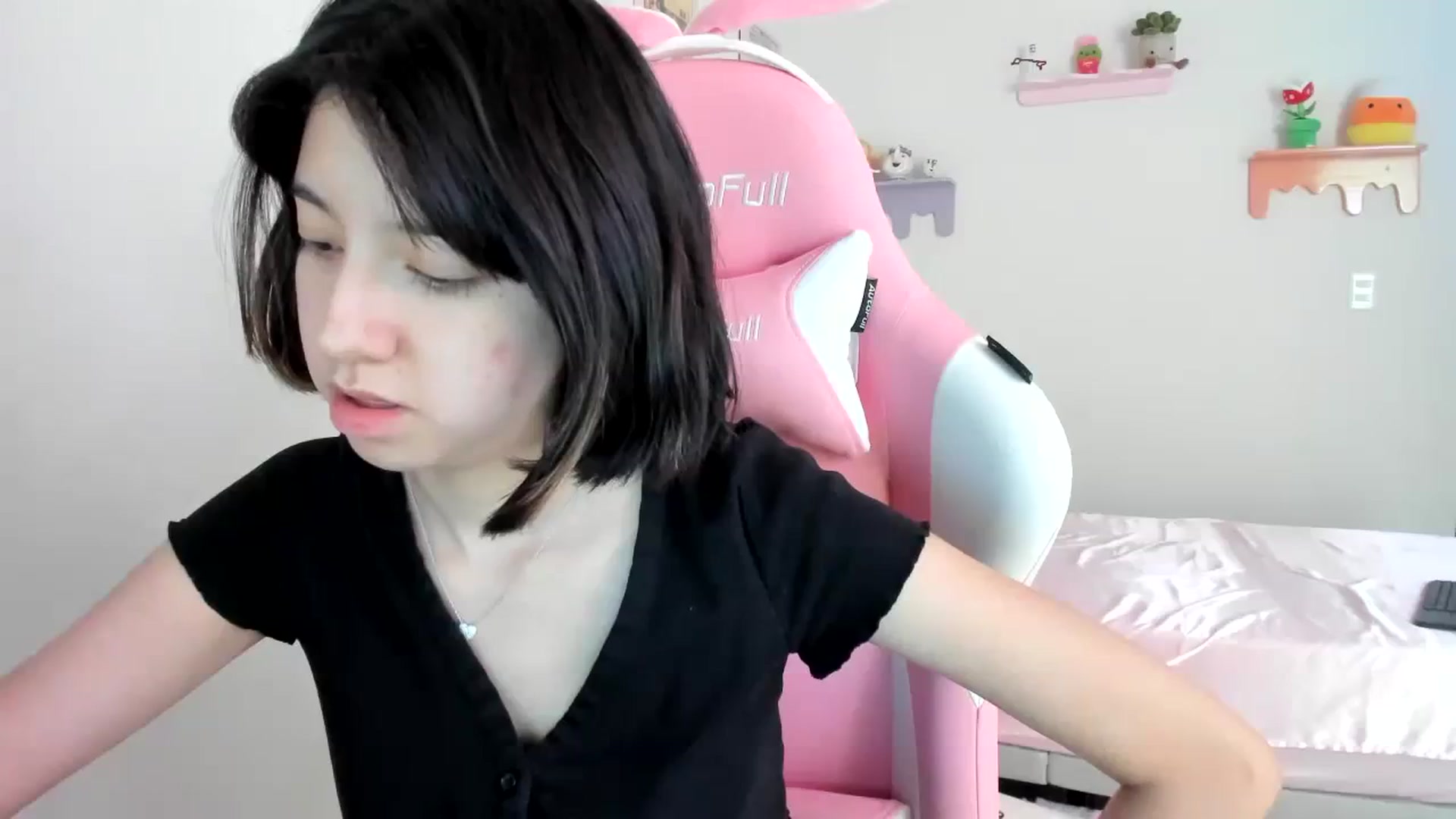 Gallery image thumbnail from Cherrycute666's myfreecams stream on, 08/08/2023, 18:57 image 11 of 20