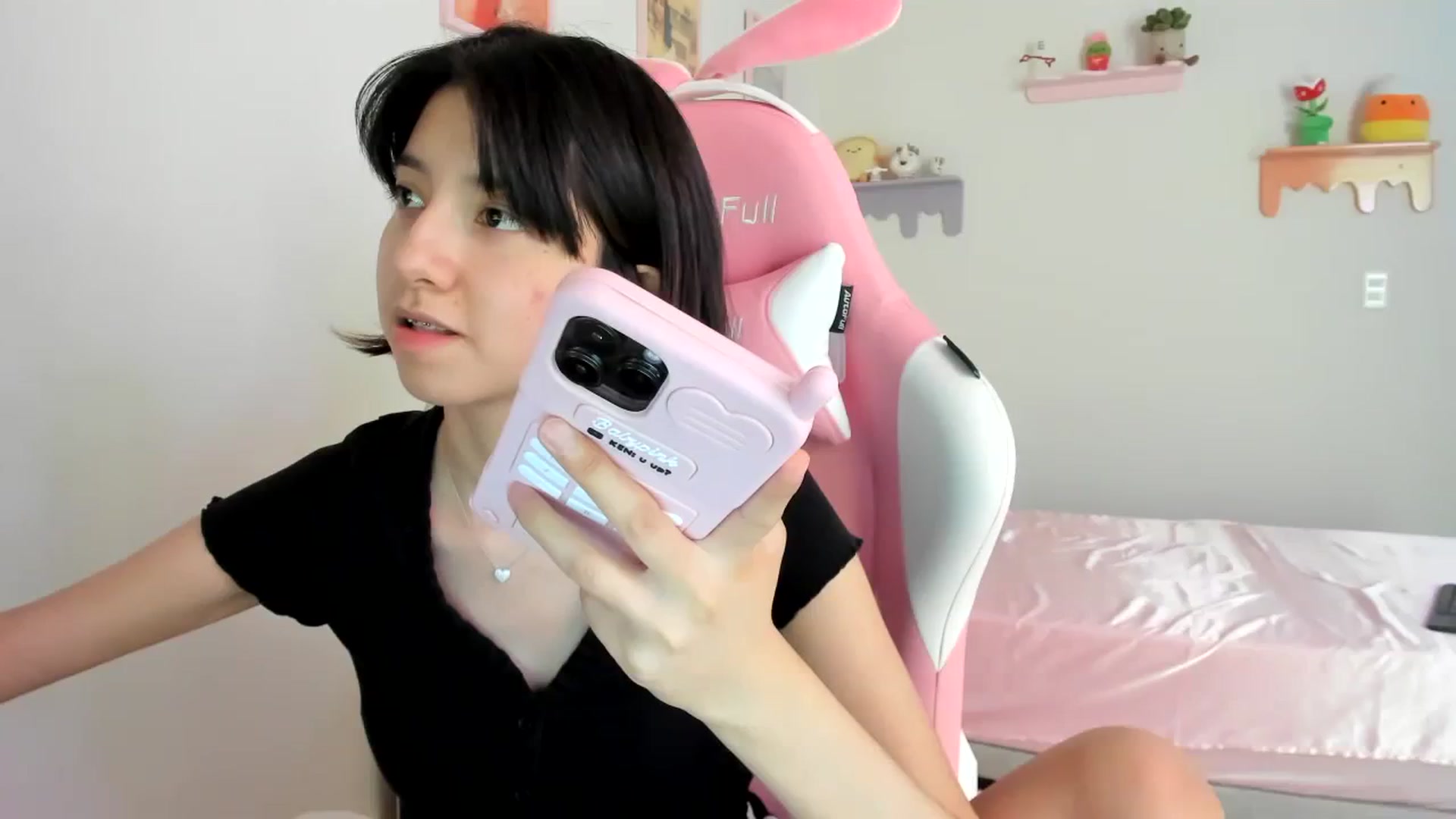 Gallery image thumbnail from Cherrycute666's myfreecams stream on, 08/08/2023, 18:57 image 1 of 20
